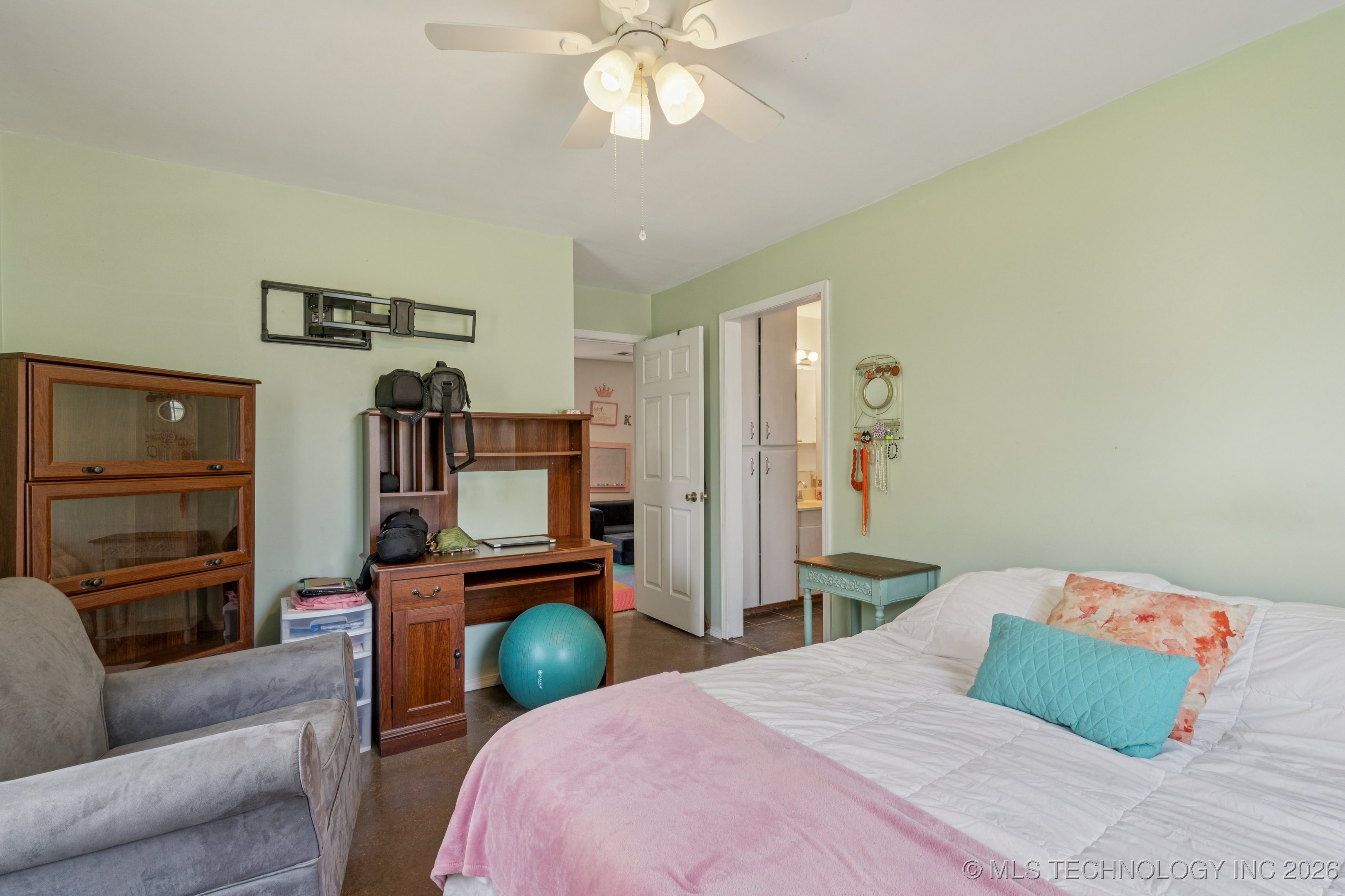 143 E 136th Street North Property Photo 22