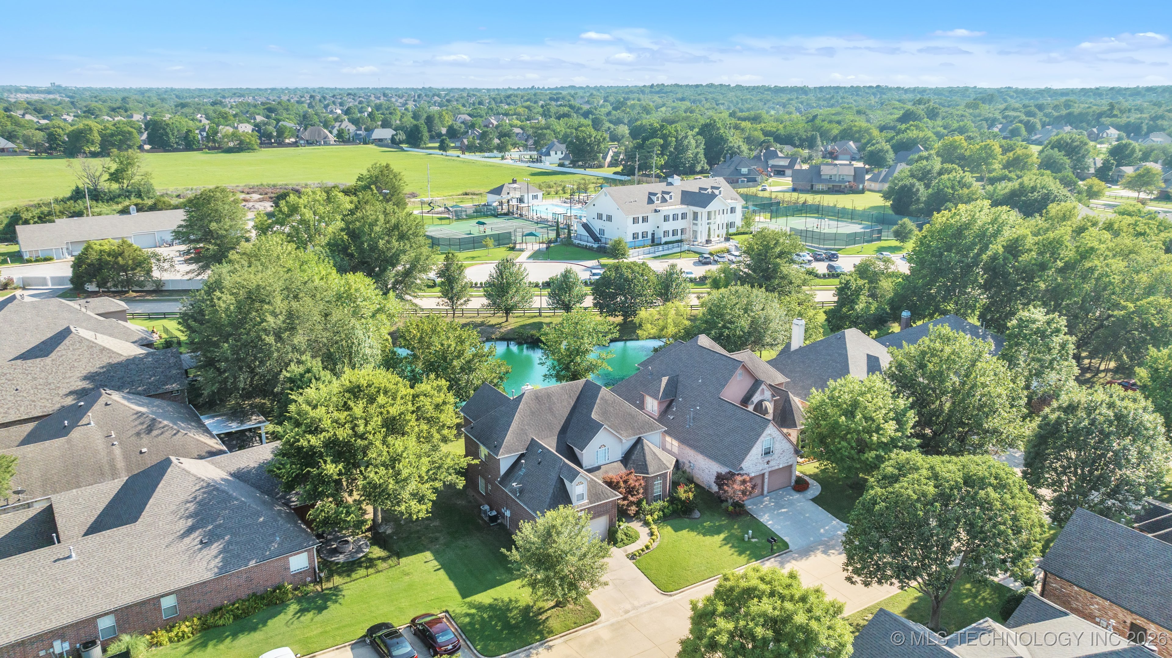 7909 E Freeport Place Property Photo 2