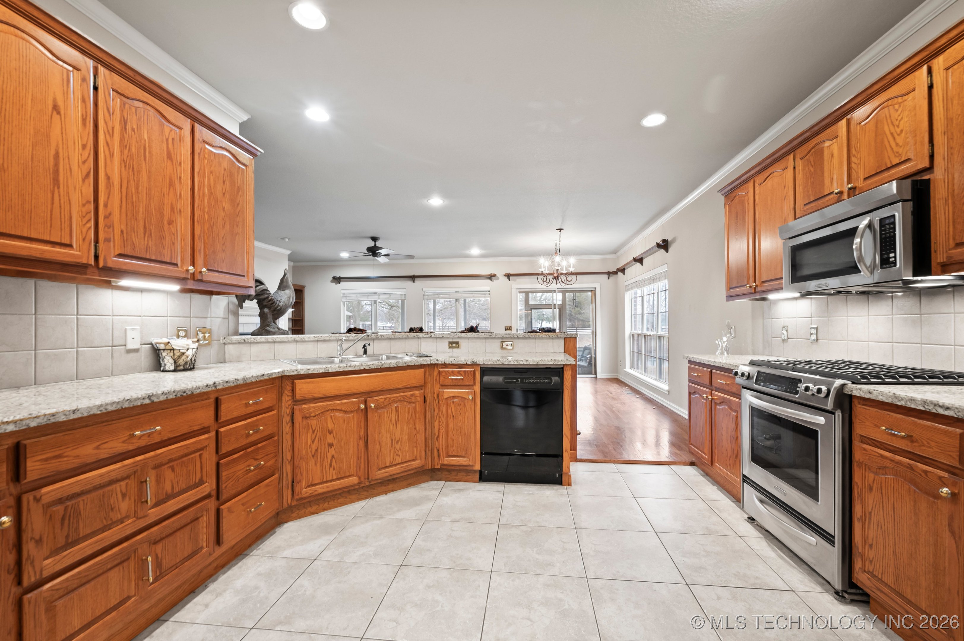 7909 E Freeport Place Property Photo 12