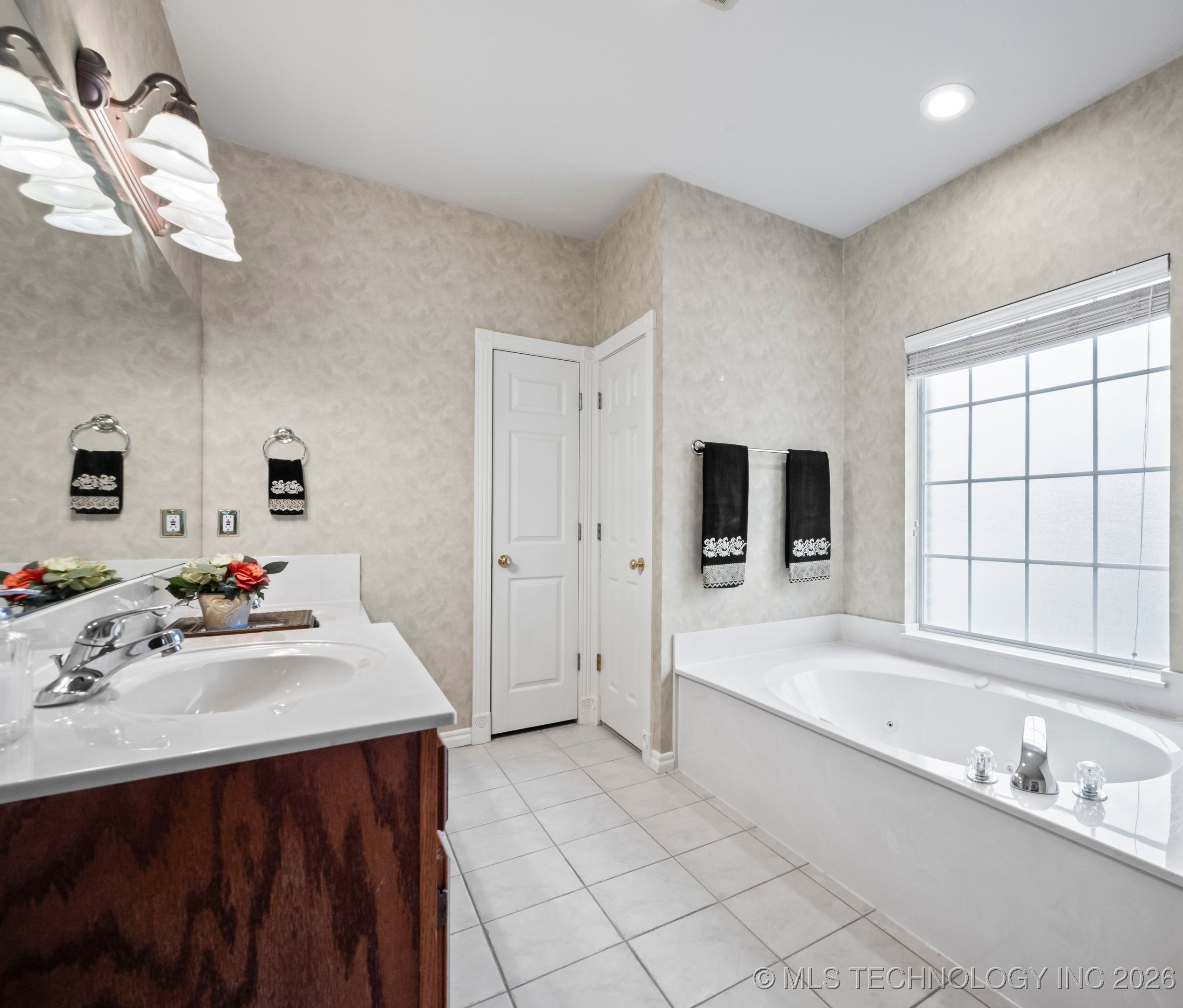 7909 E Freeport Place Property Photo 16