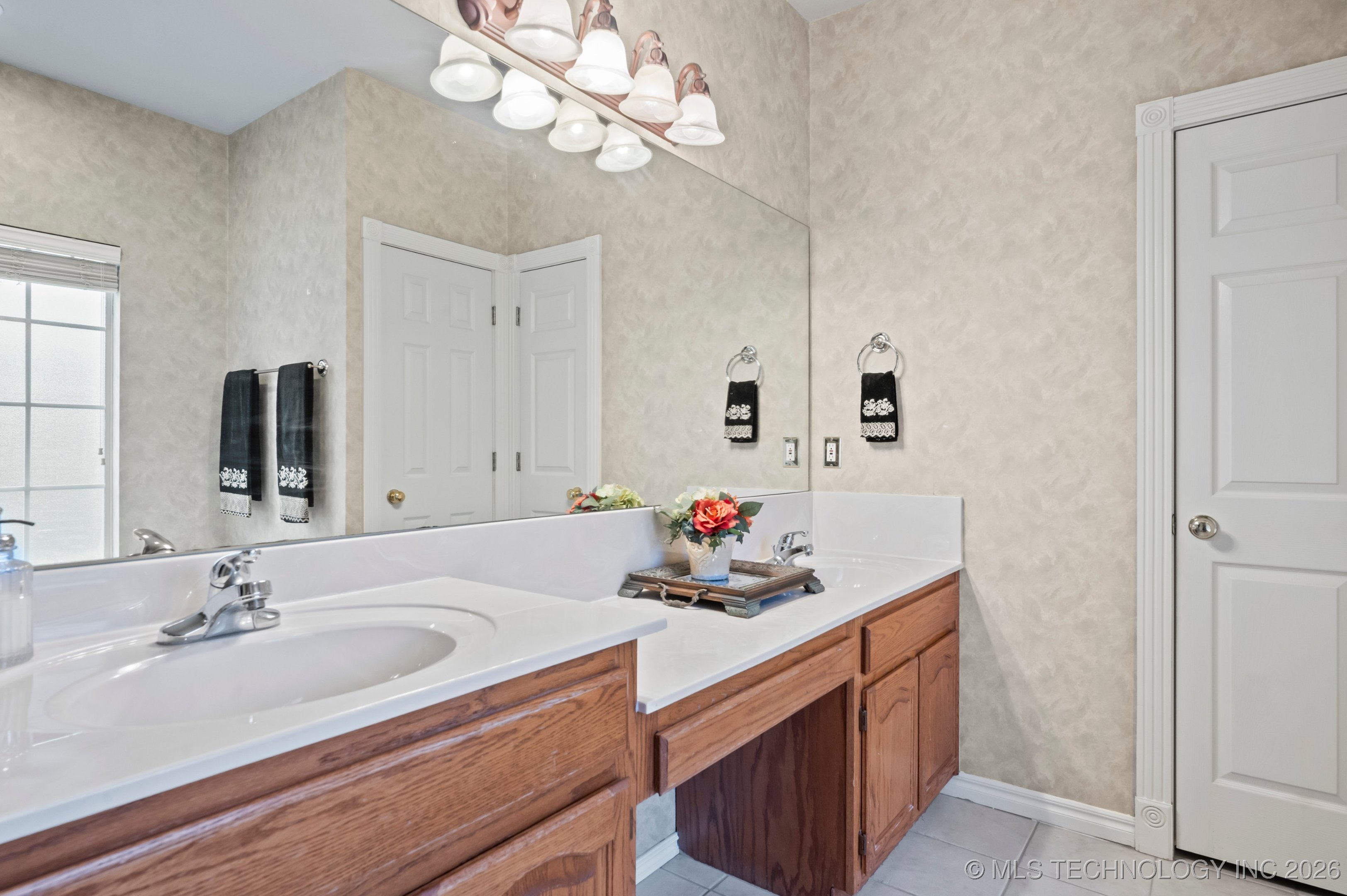 7909 E Freeport Place Property Photo 17