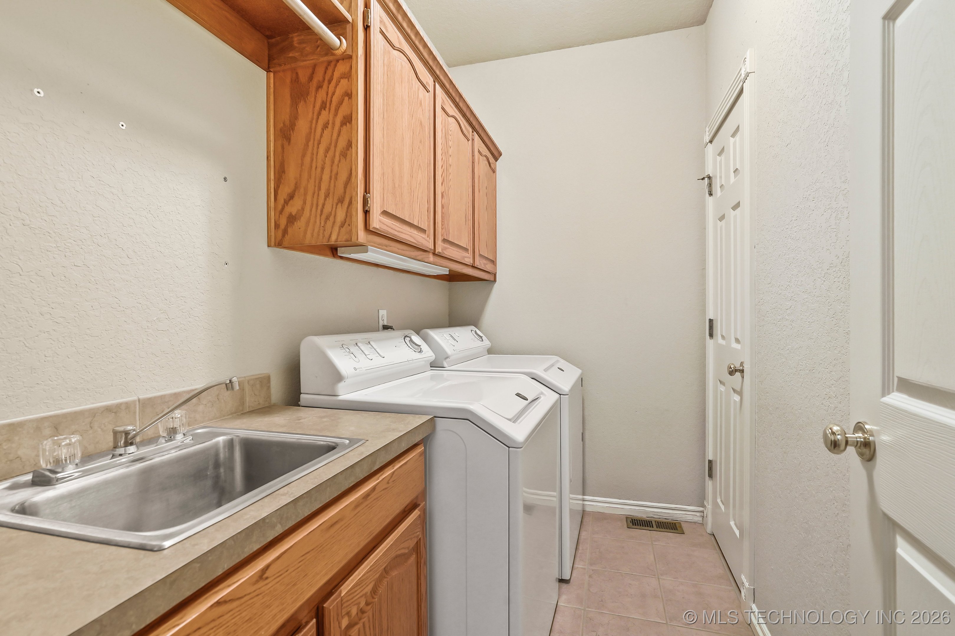 7909 E Freeport Place Property Photo 27