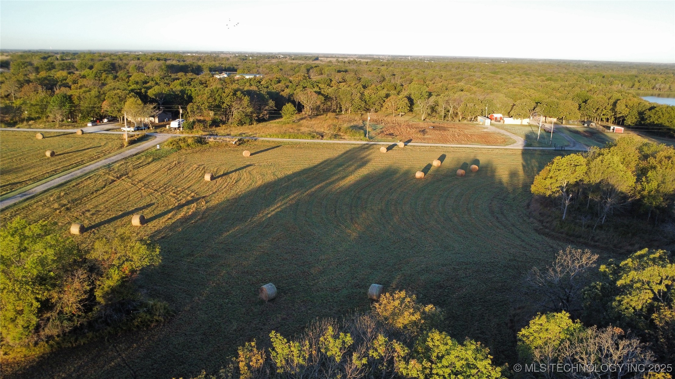 4705 S Talala Creek Lane Property Photo 4