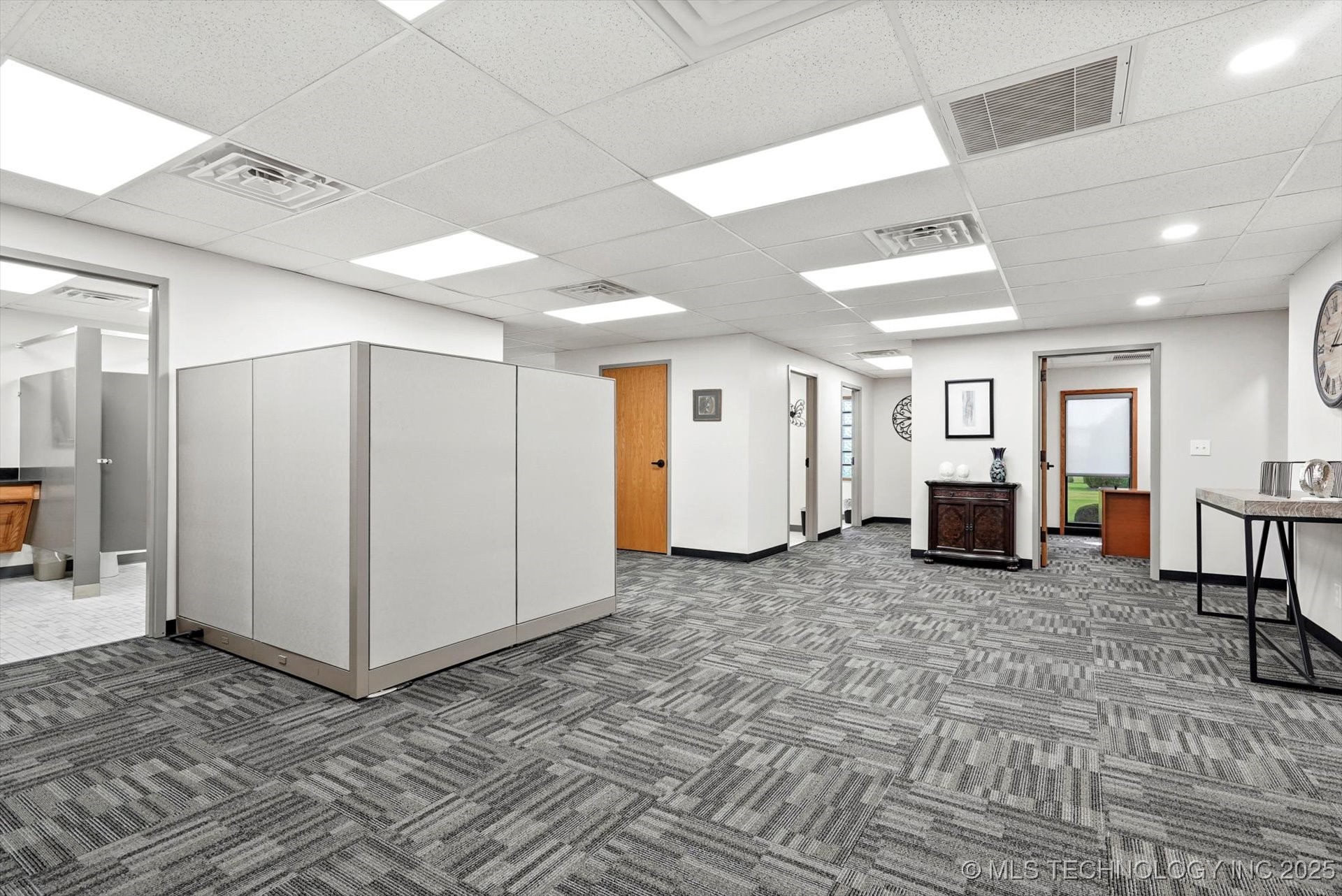 1015 W Ithica Street Property Photo 9