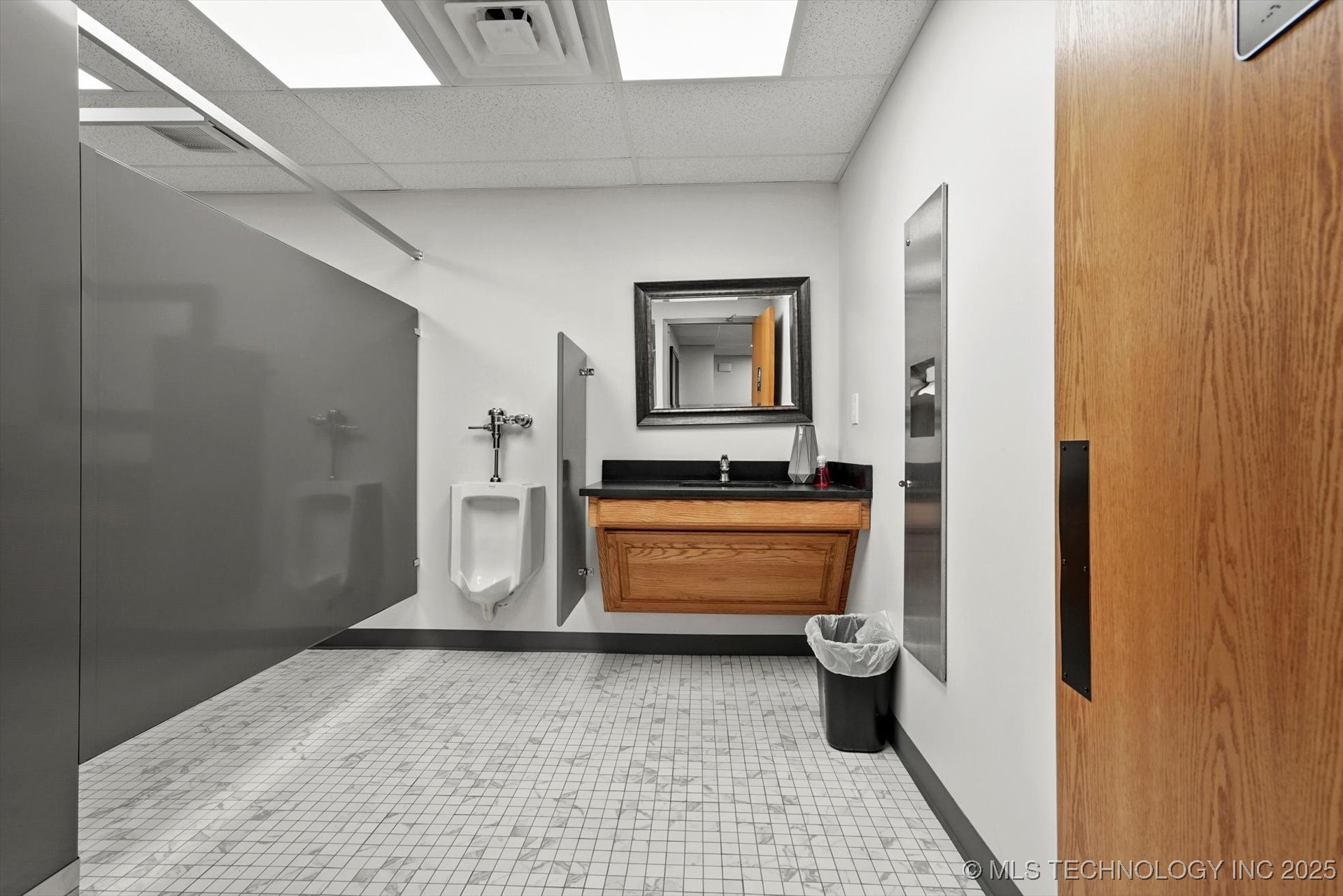 1015 W Ithica Street Property Photo 13