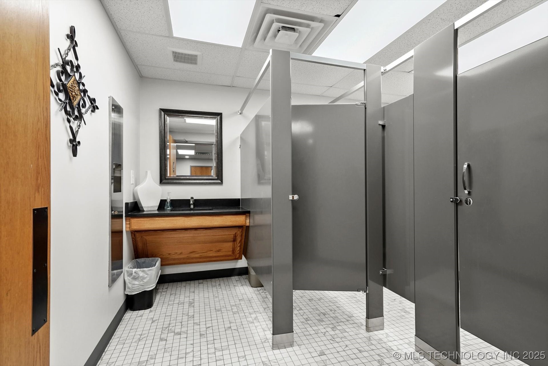 1015 W Ithica Street Property Photo 14