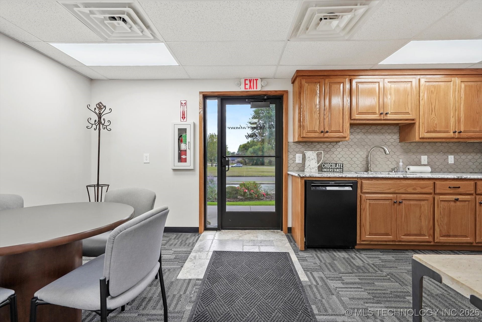 1015 W Ithica Street Property Photo 17