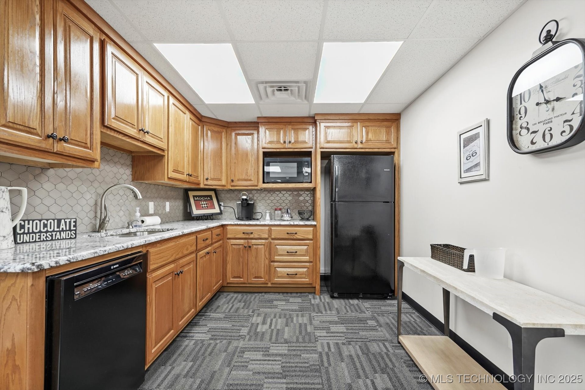 1015 W Ithica Street Property Photo 18