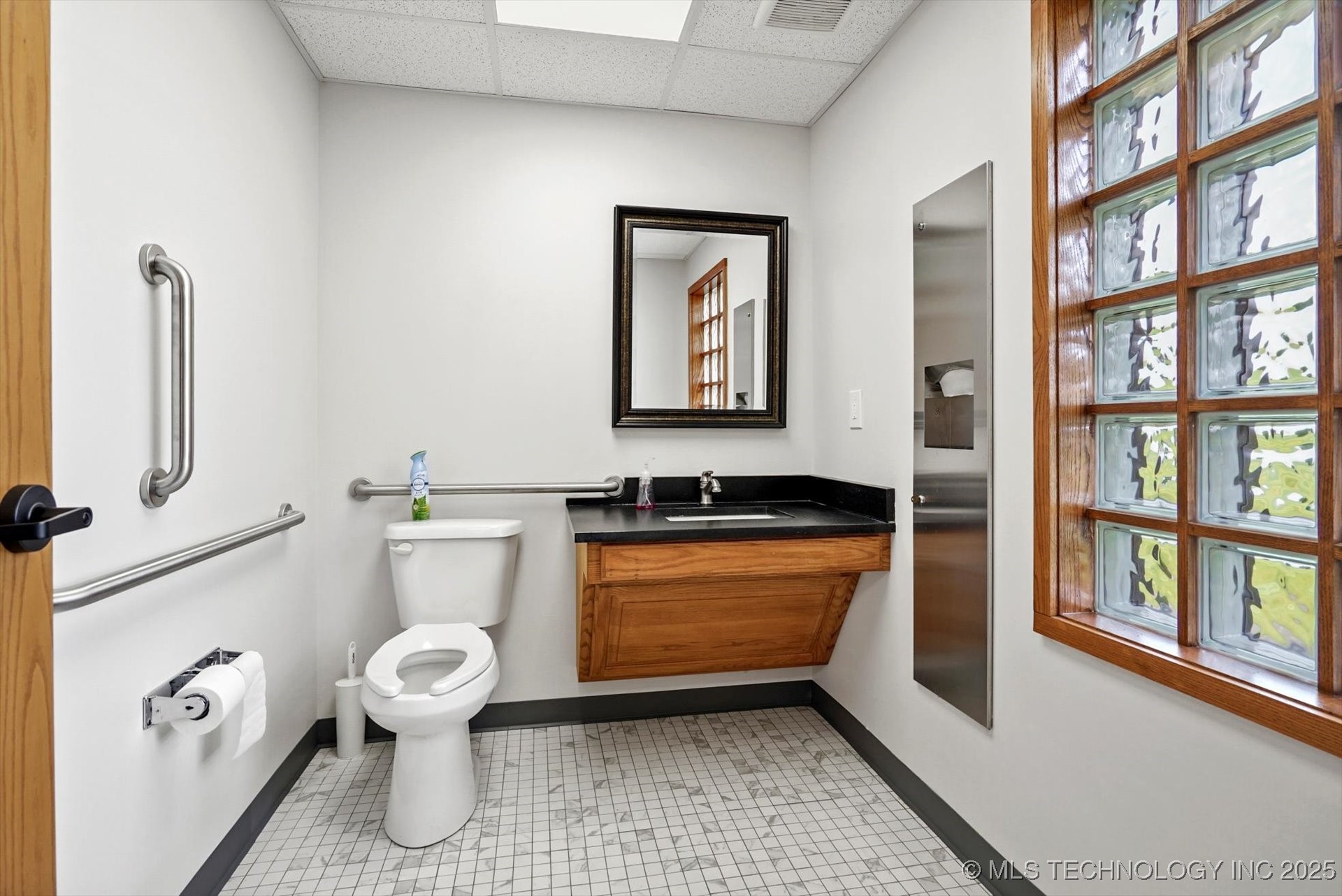 1015 W Ithica Street Property Photo 32