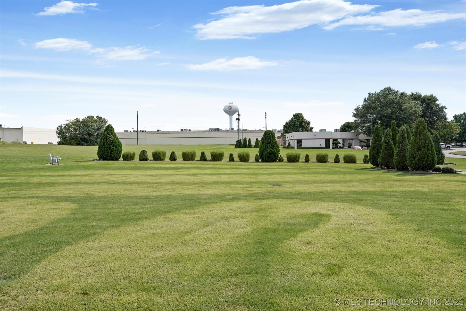 1015 W Ithica Street Property Photo 33