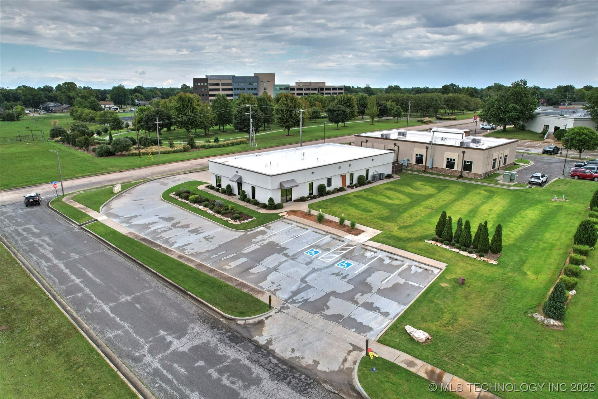 1015 W Ithica Street Property Photo 37