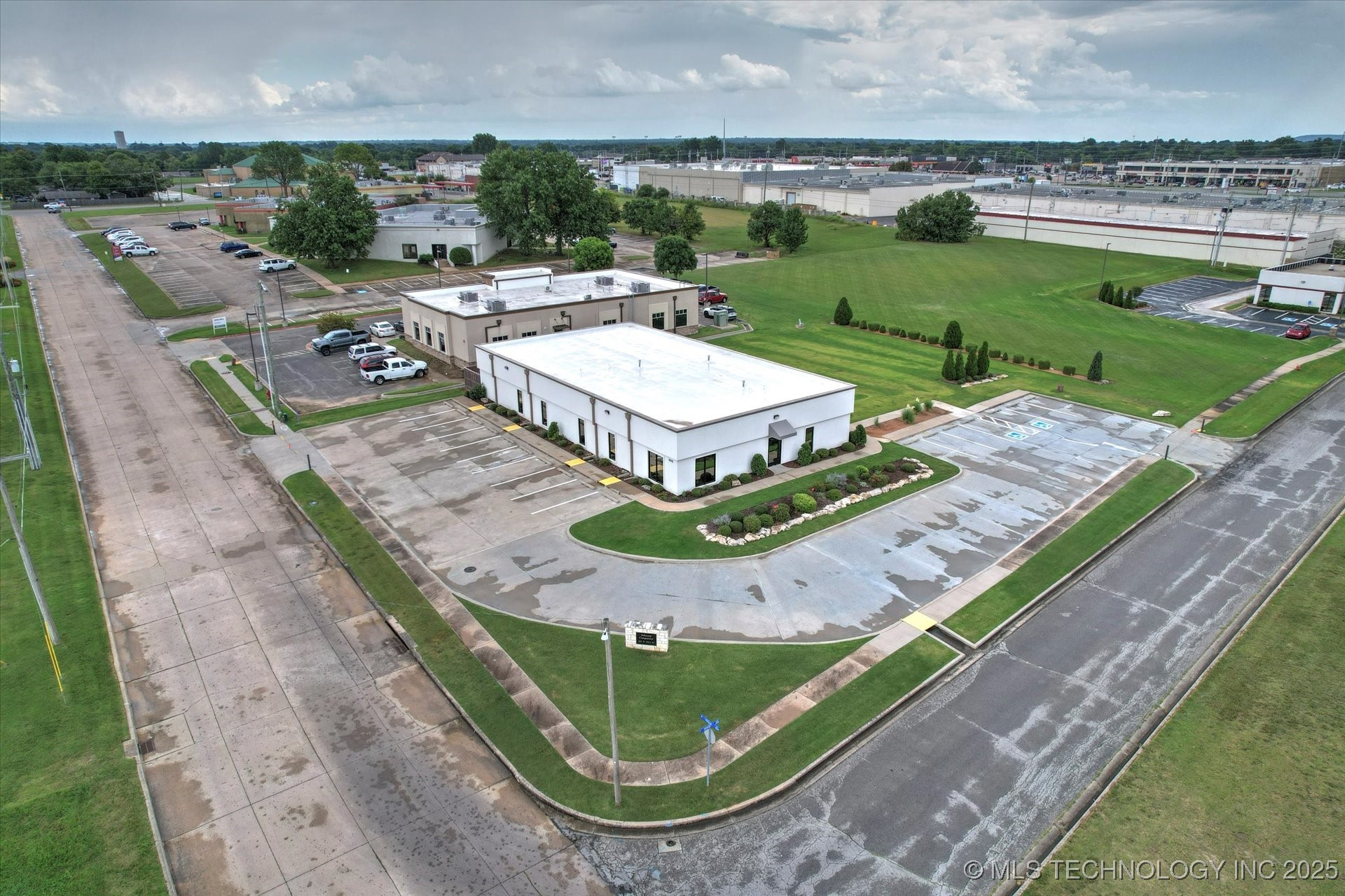 1015 W Ithica Street Property Photo 39