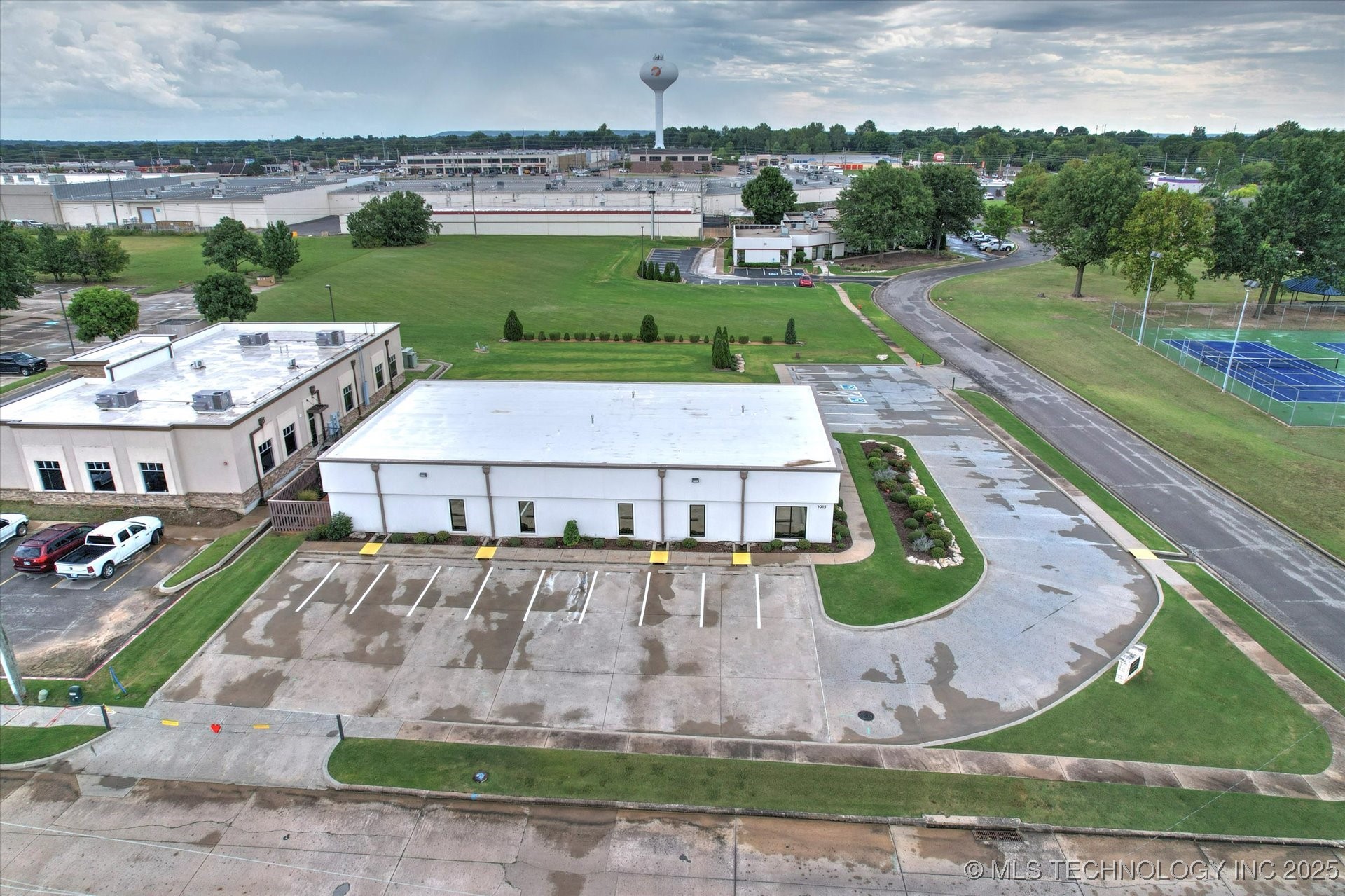 1015 W Ithica Street Property Photo 40