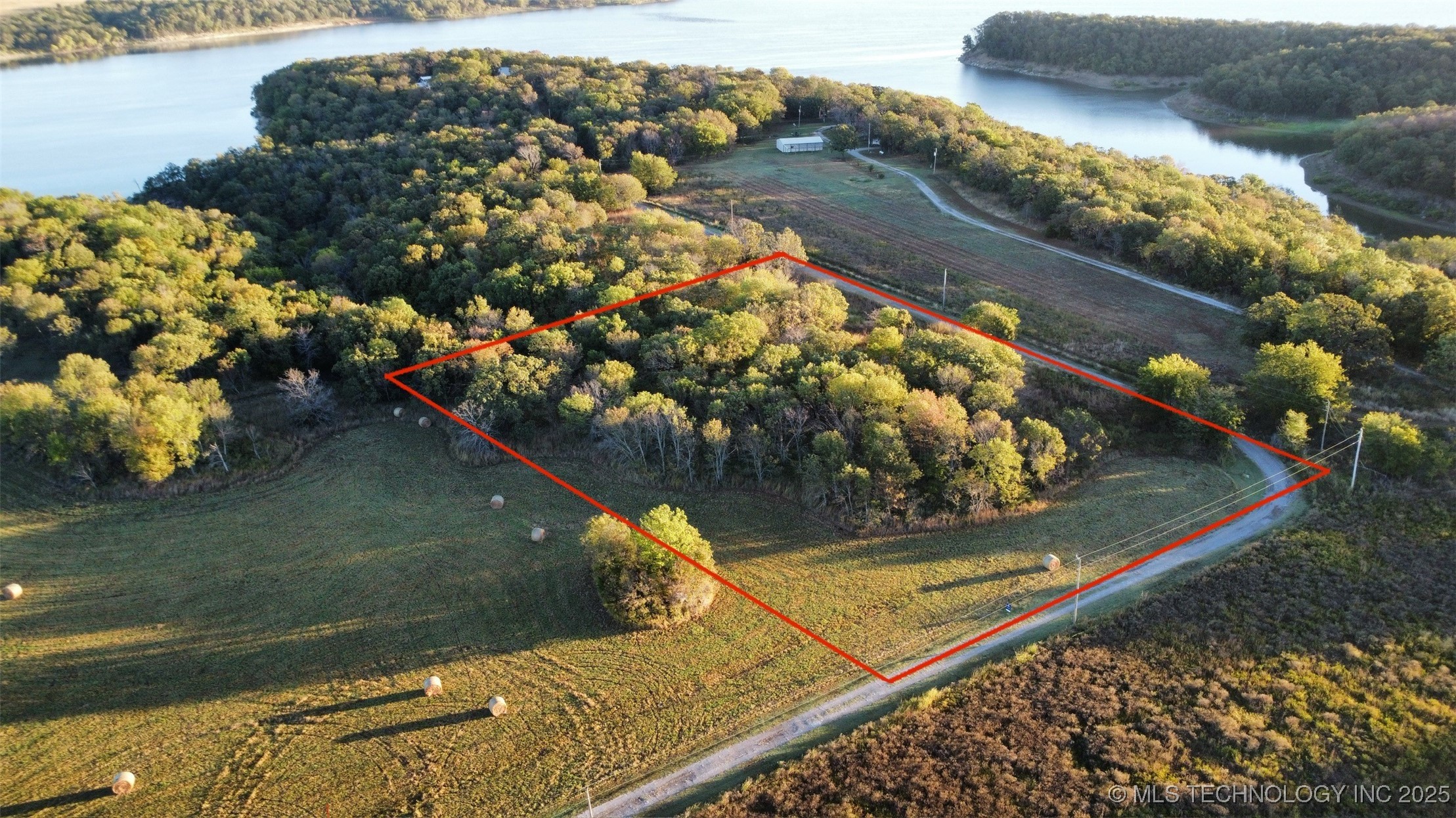 4702 S Tiffany Lane Property Photo 1