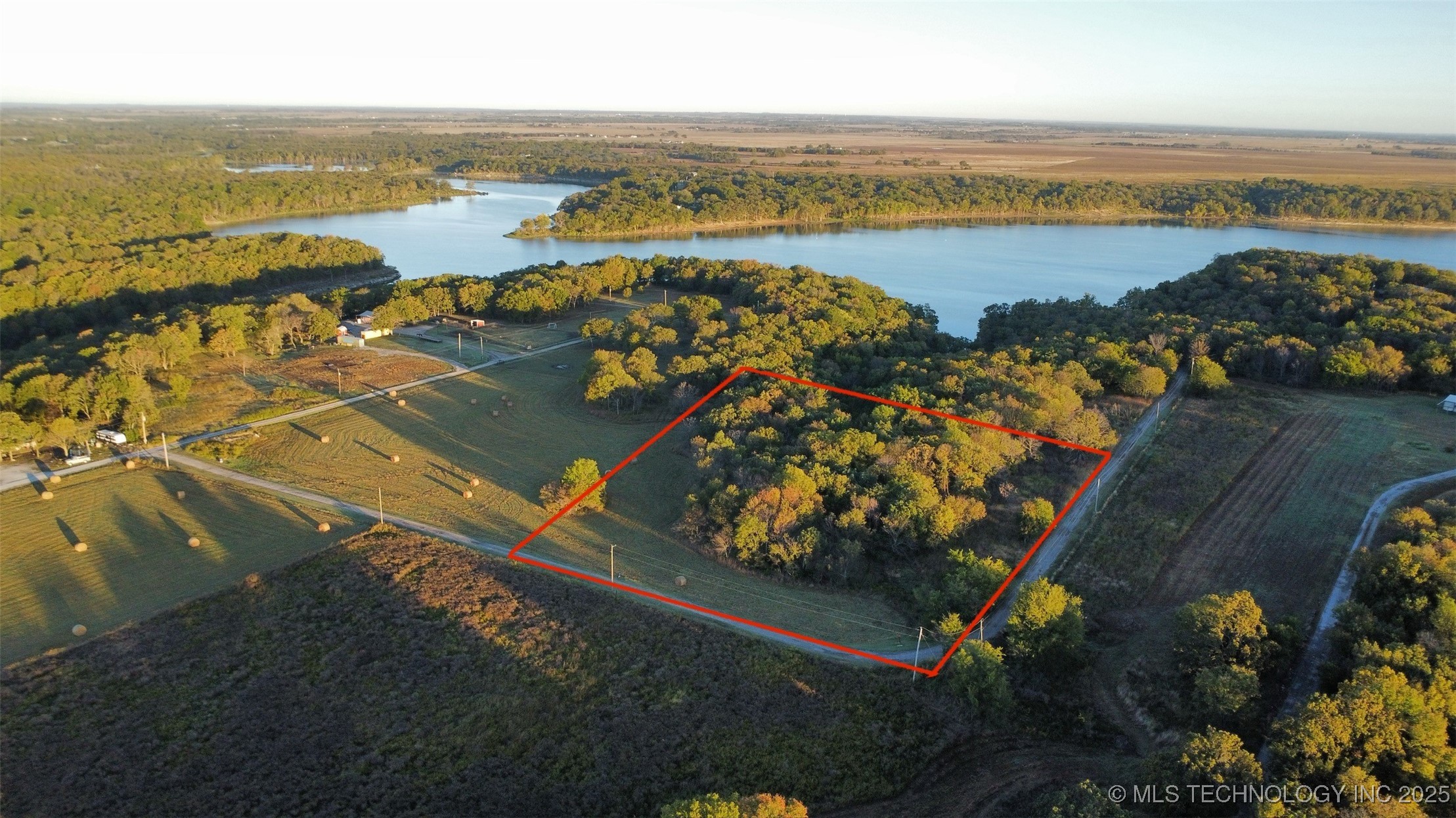 4702 S Tiffany Lane Property Photo 2