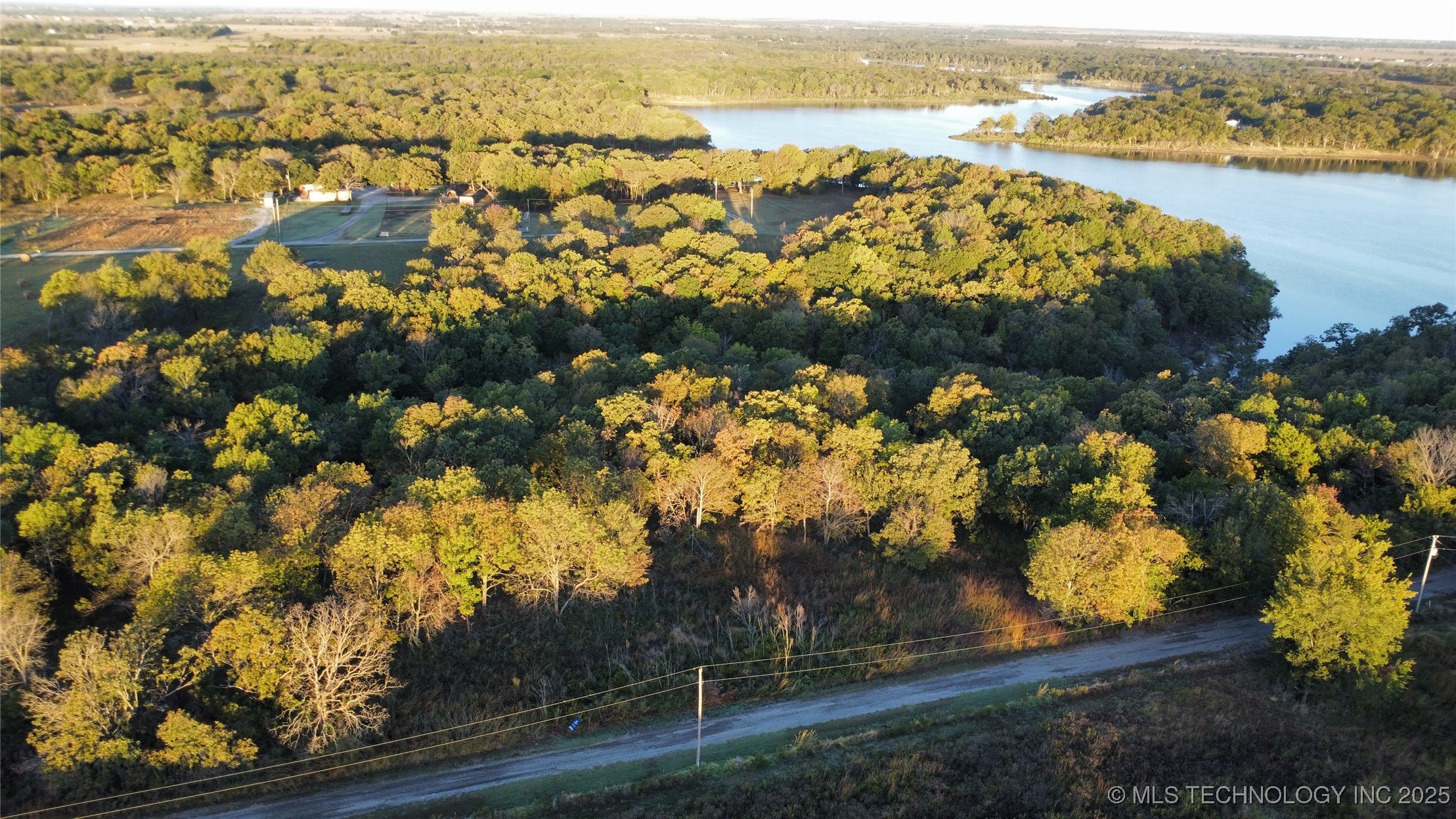 4702 S Tiffany Lane Property Photo 3