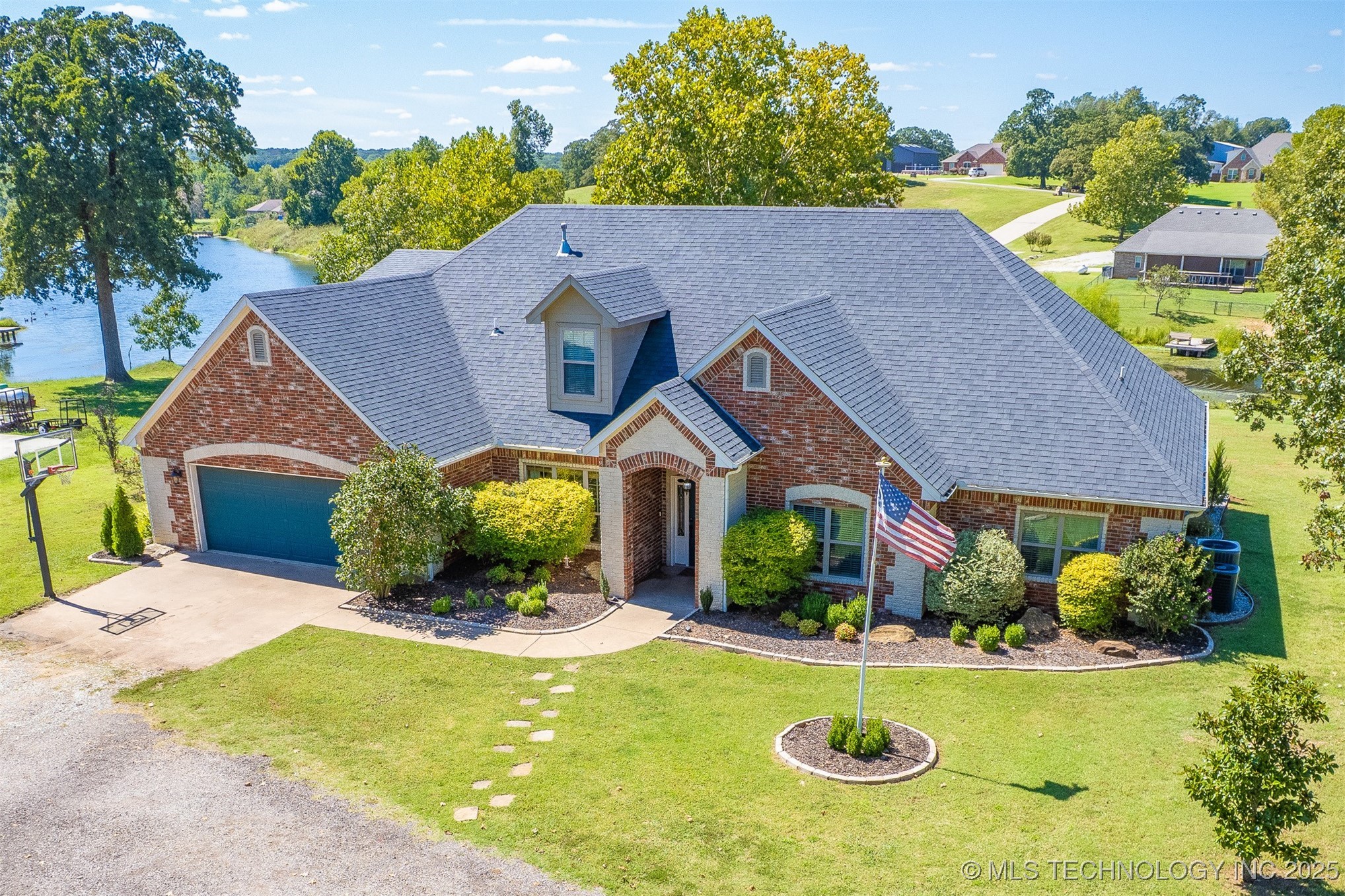 429 Winter Rose Terrace Property Photo 1