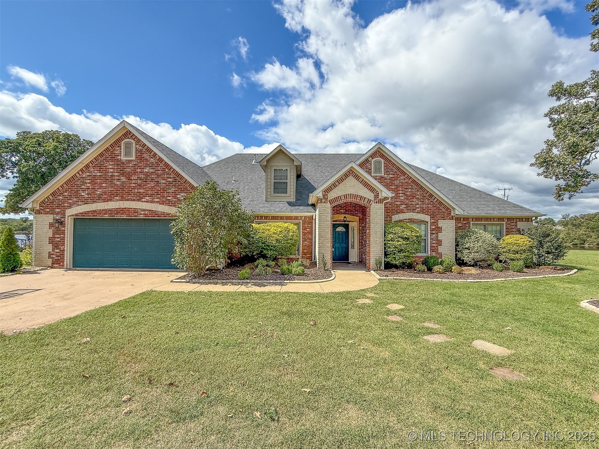 429 Winter Rose Terrace Property Photo 2