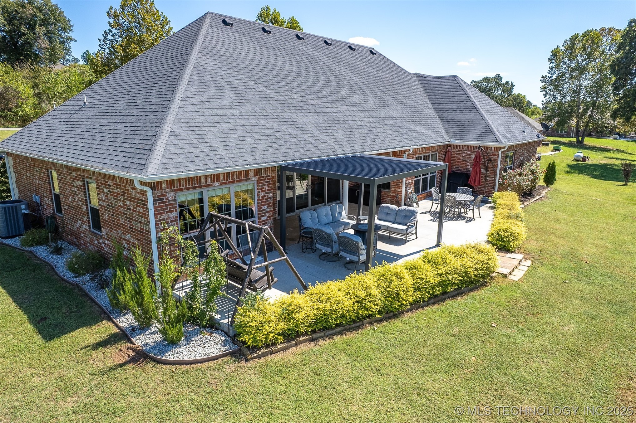 429 Winter Rose Terrace Property Photo 4