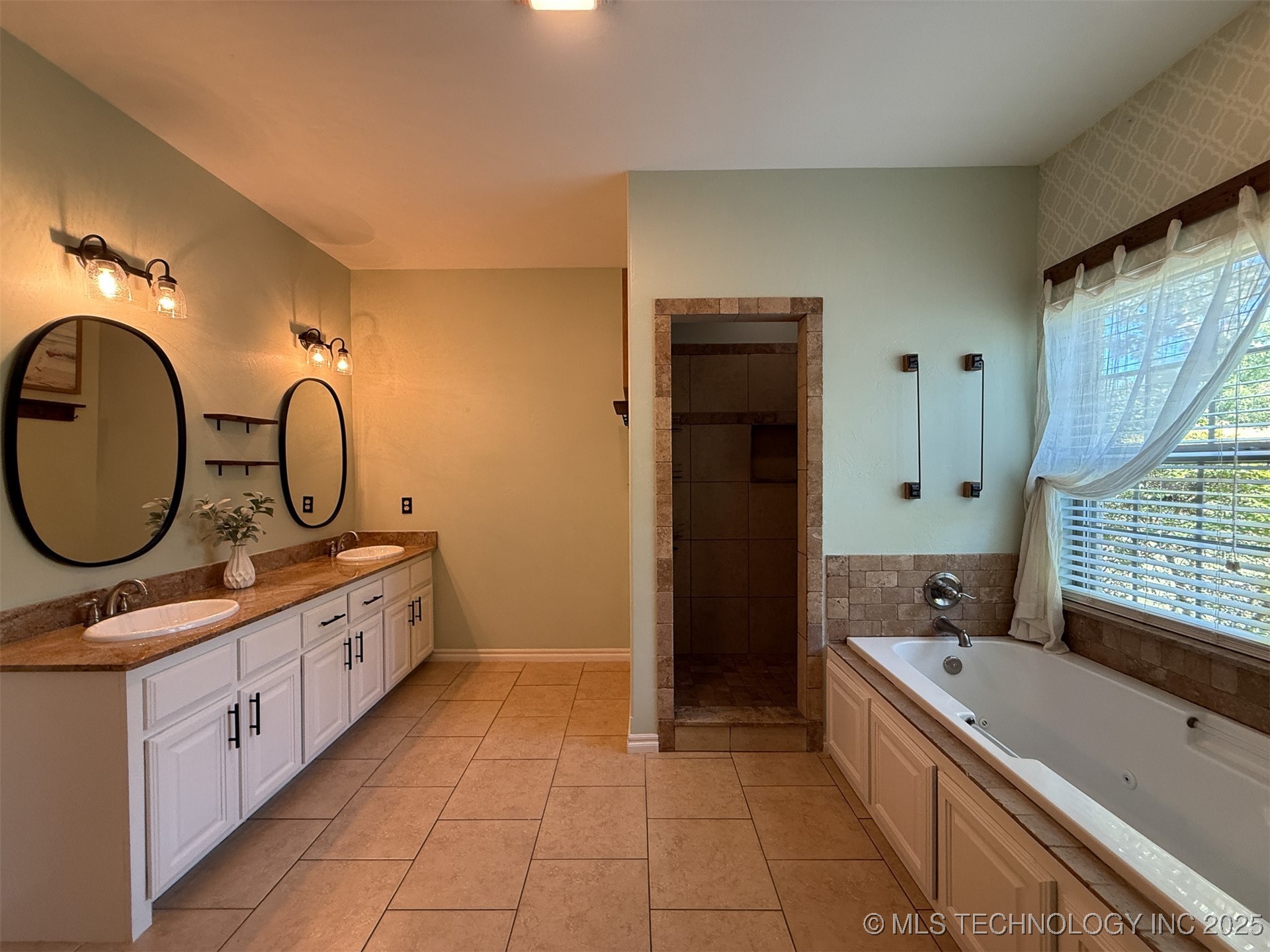 429 Winter Rose Terrace Property Photo 25