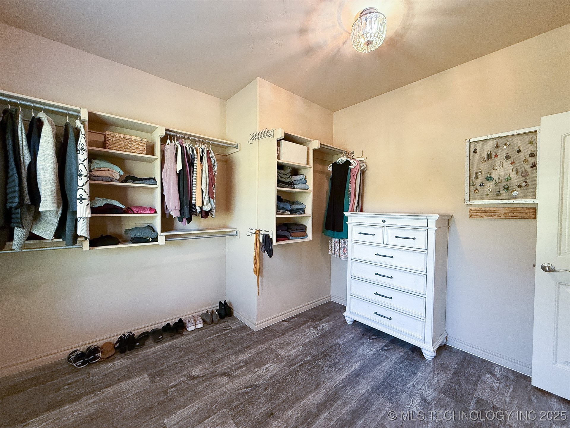 429 Winter Rose Terrace Property Photo 30