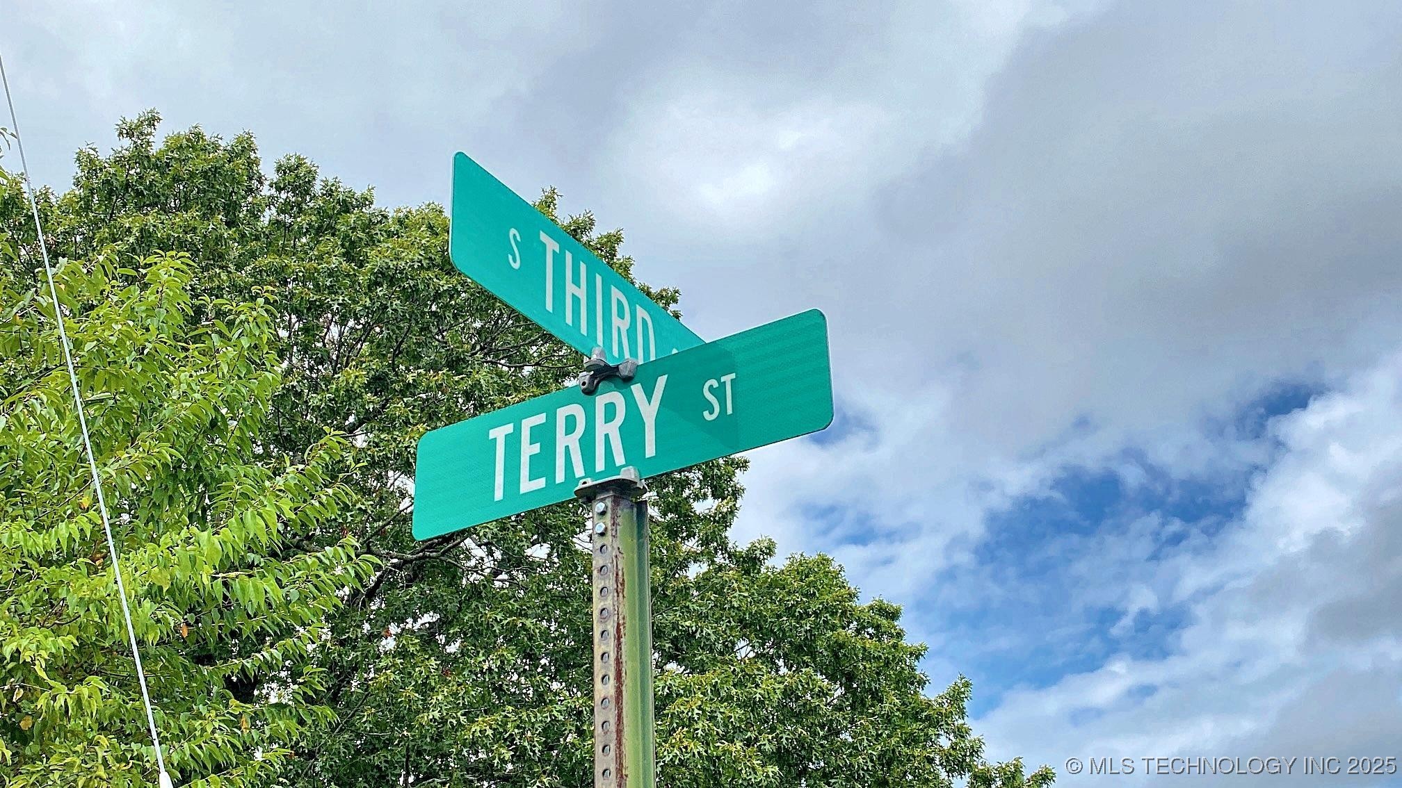 461 Terry Street Property Photo 5