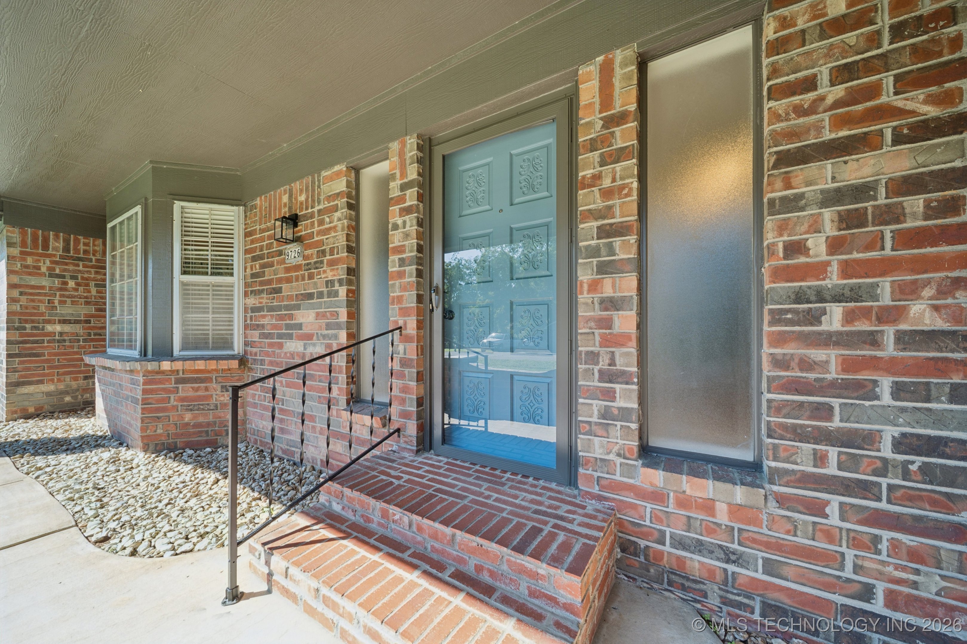 9726 S Houston Avenue Property Photo 5