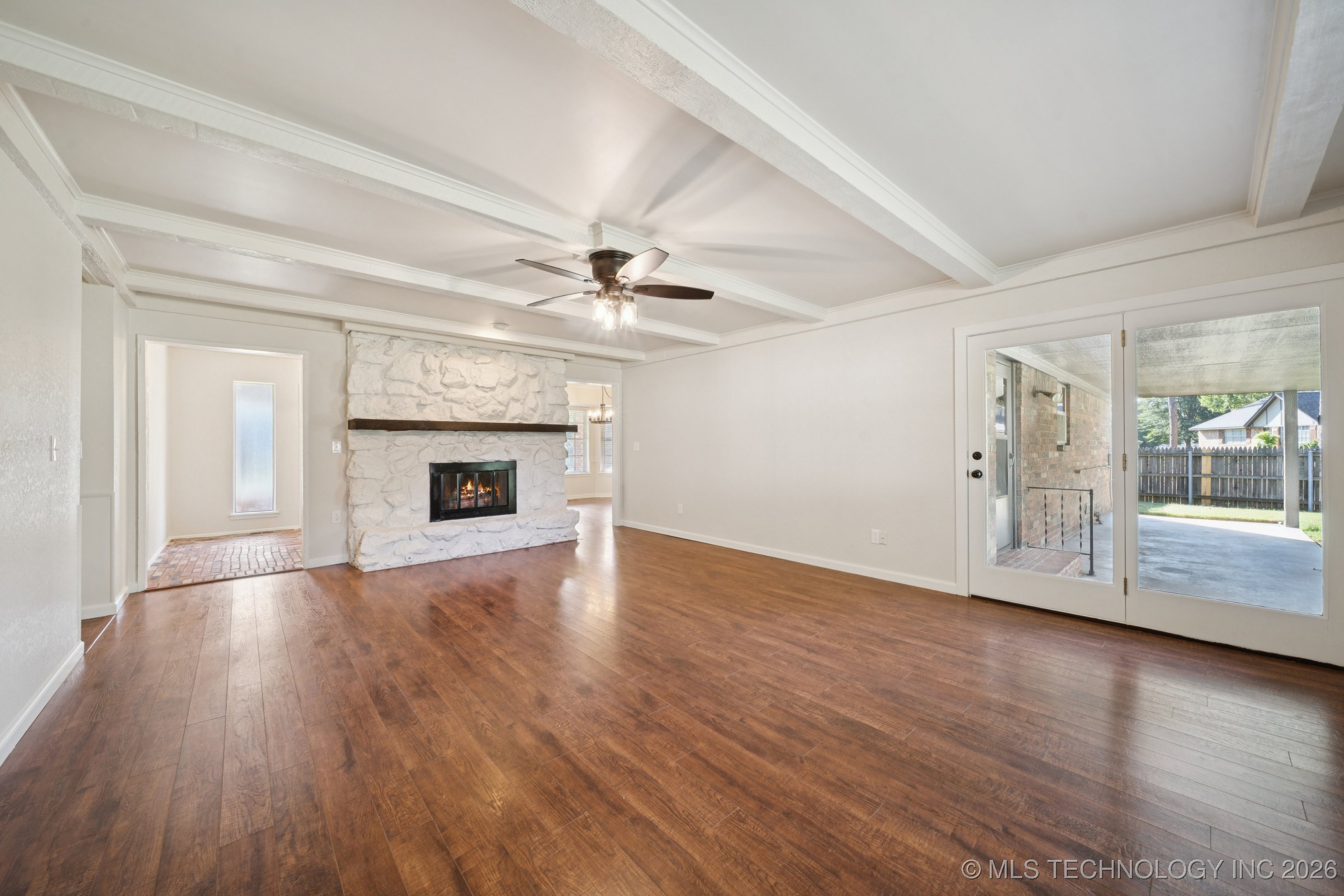 9726 S Houston Avenue Property Photo 9