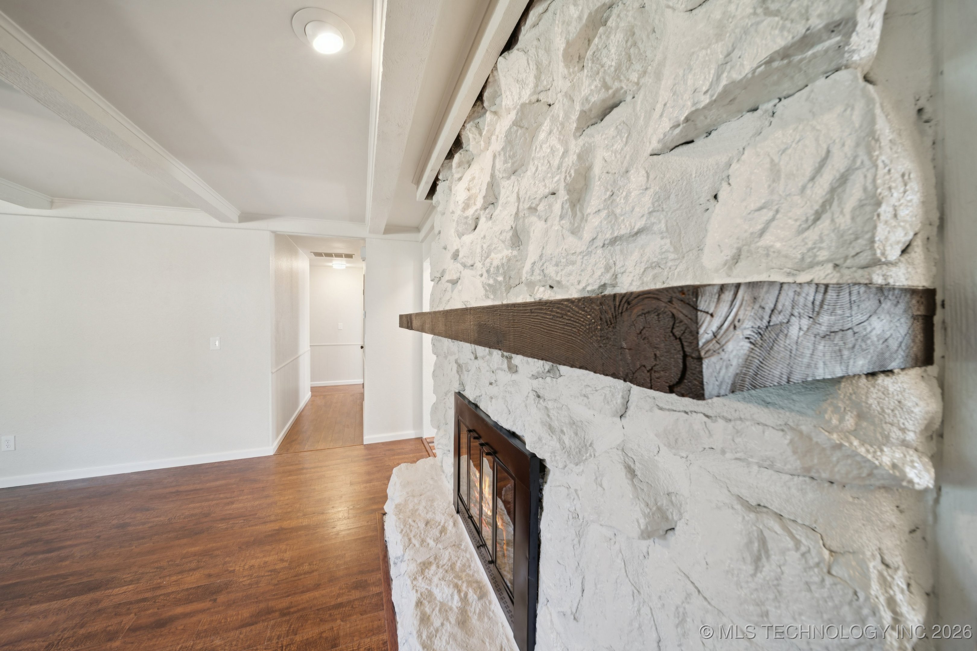 9726 S Houston Avenue Property Photo 12