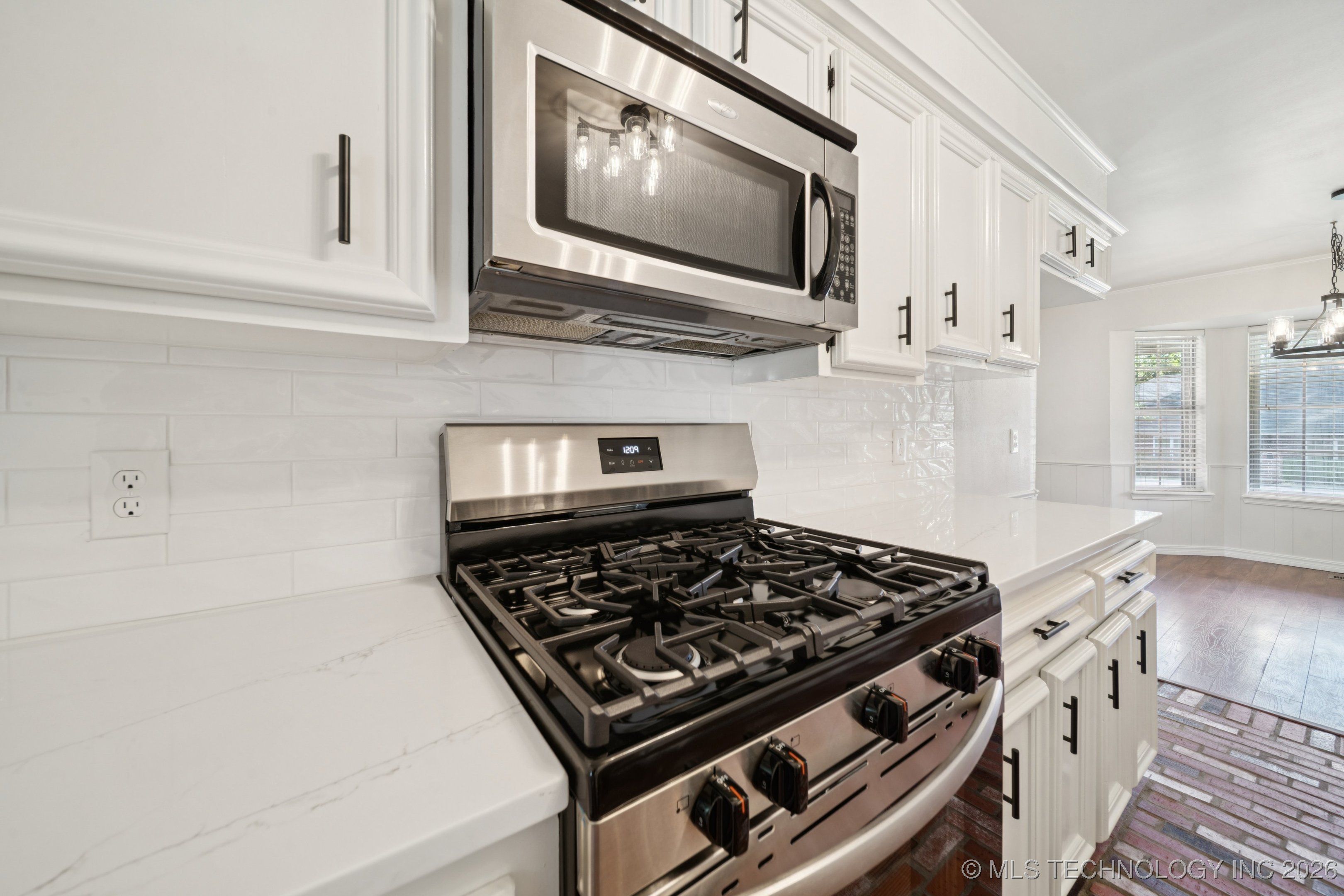 9726 S Houston Avenue Property Photo 16