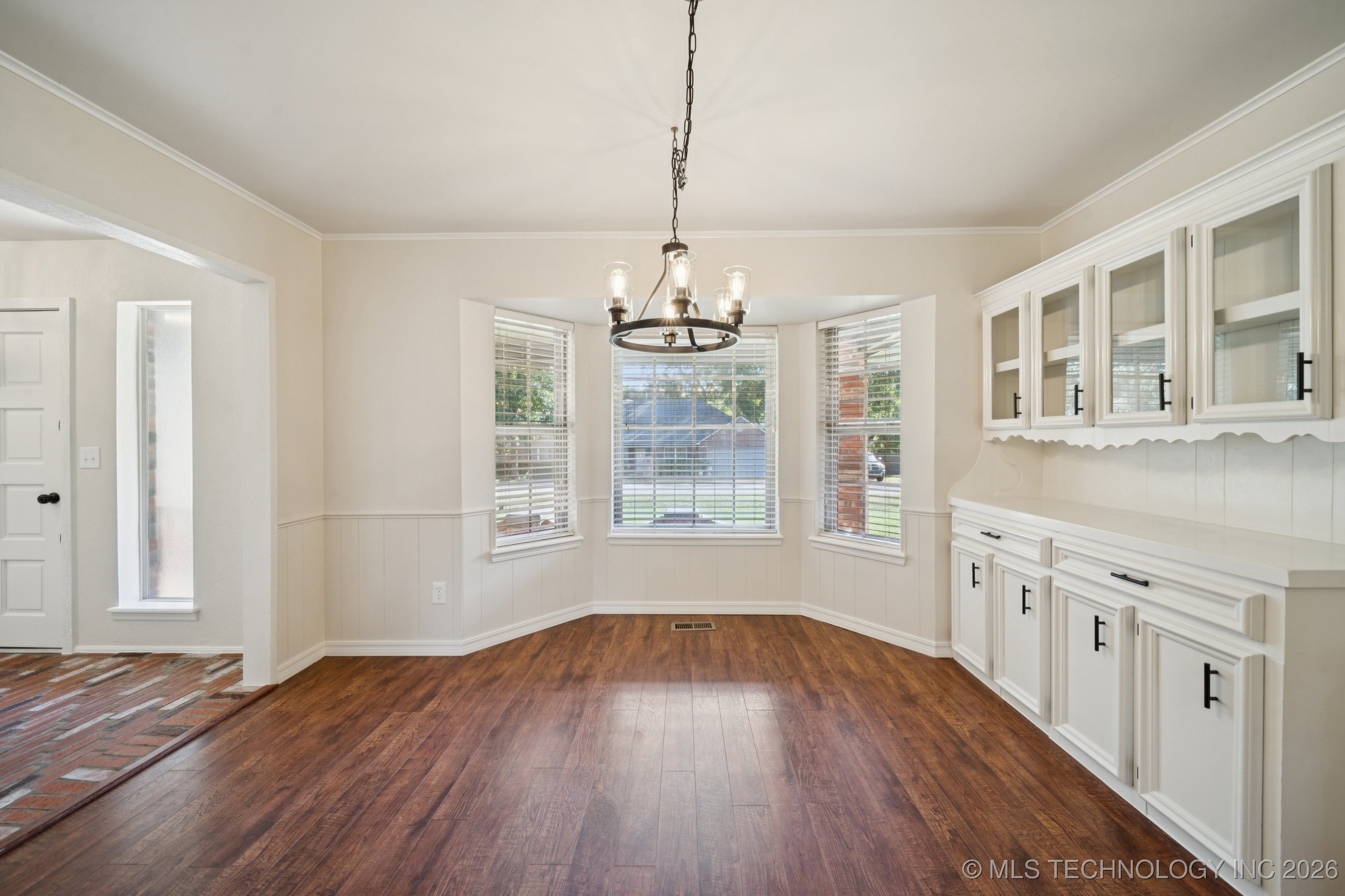 9726 S Houston Avenue Property Photo 18