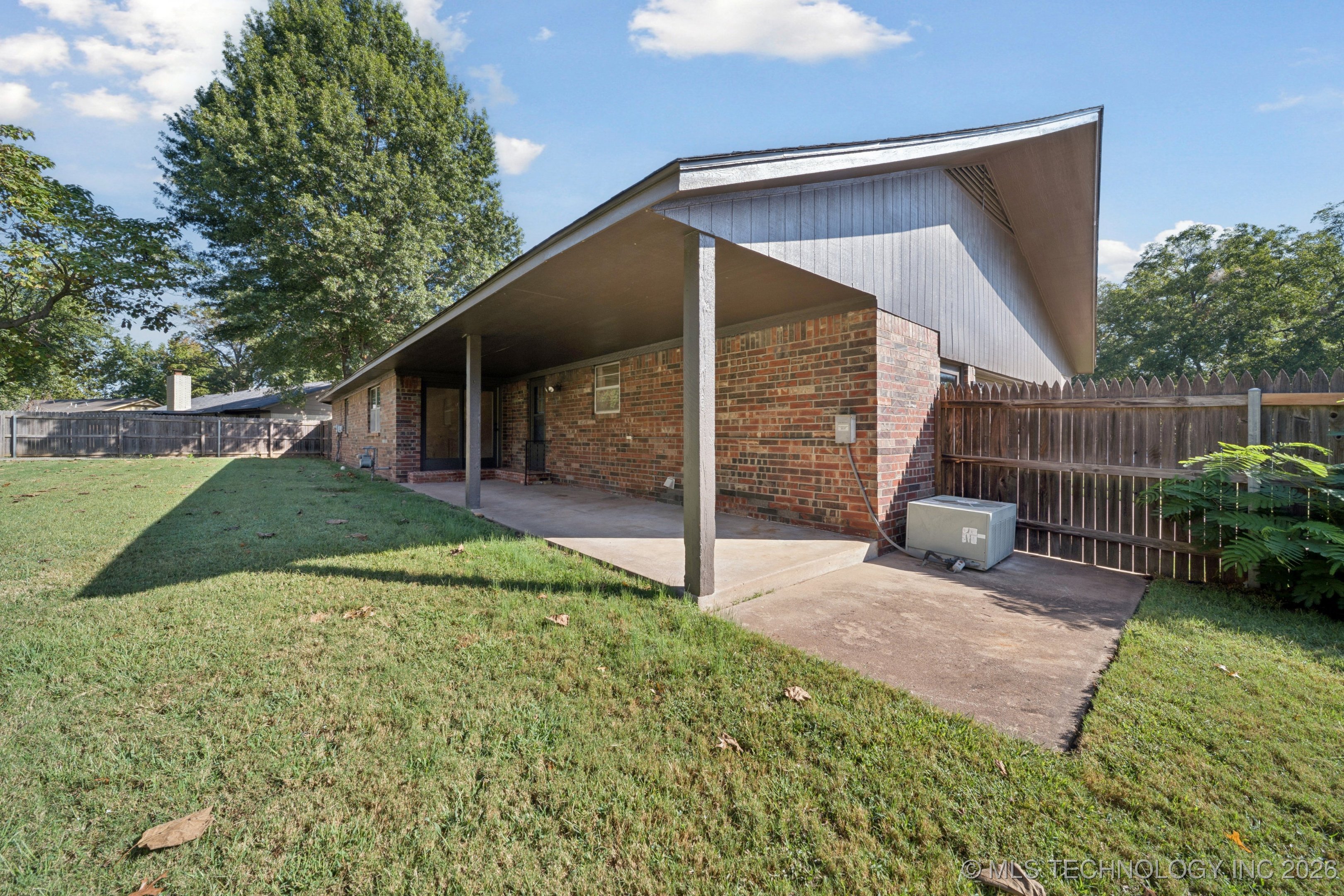 9726 S Houston Avenue Property Photo 41