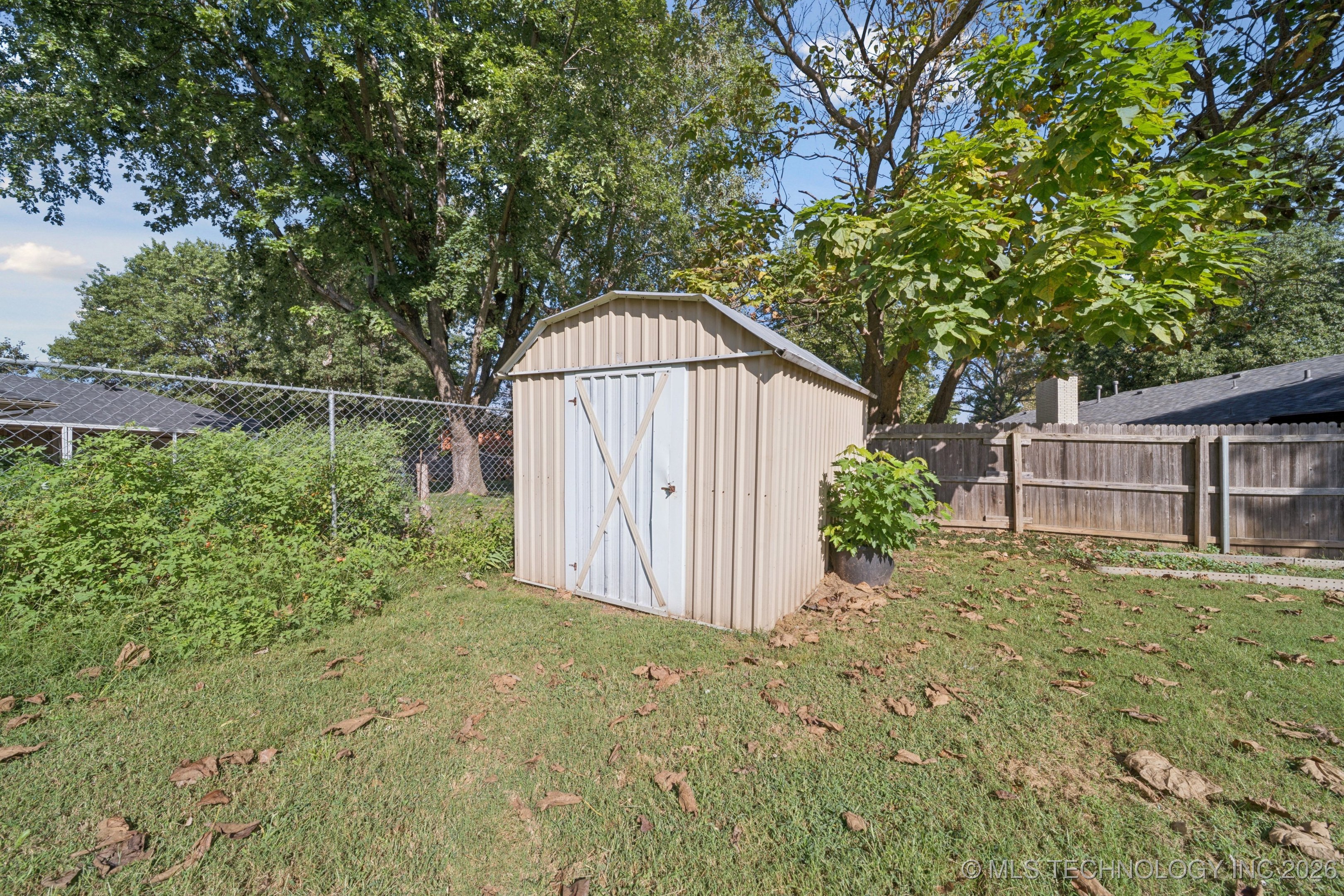 9726 S Houston Avenue Property Photo 45