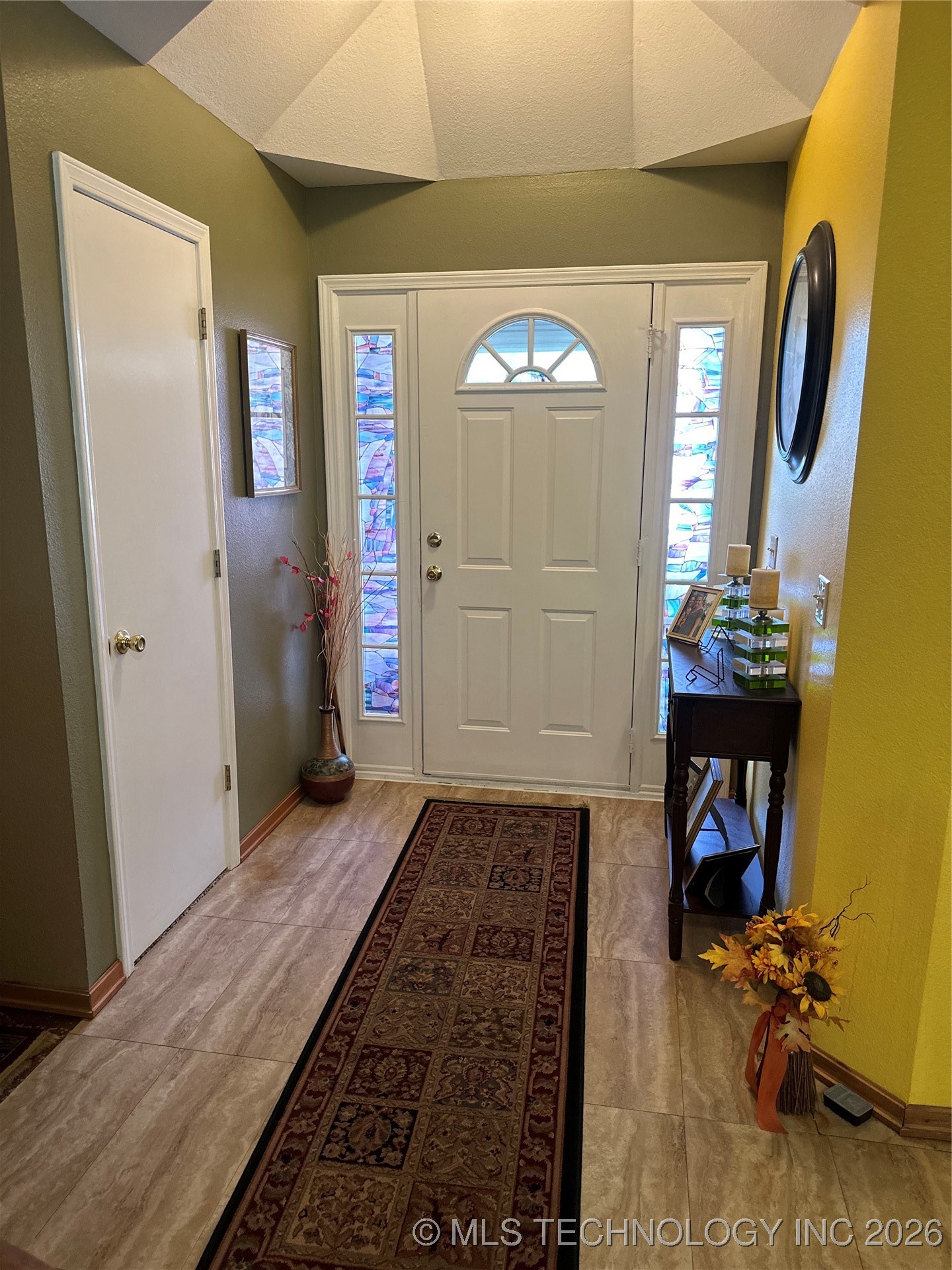 1209 Crystal Lane Property Photo 3