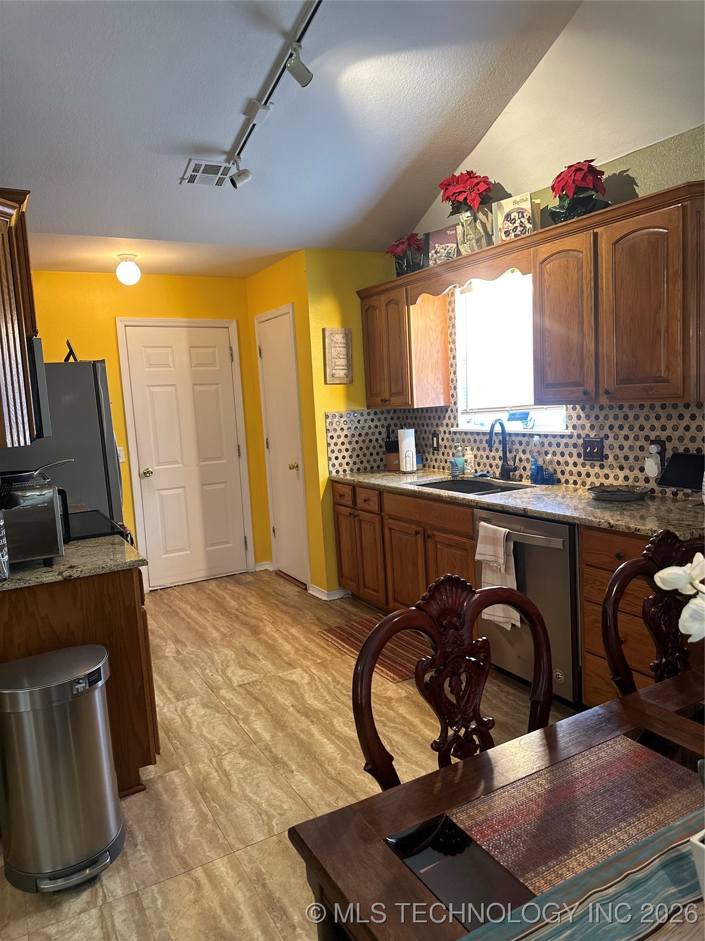 1209 Crystal Lane Property Photo 7