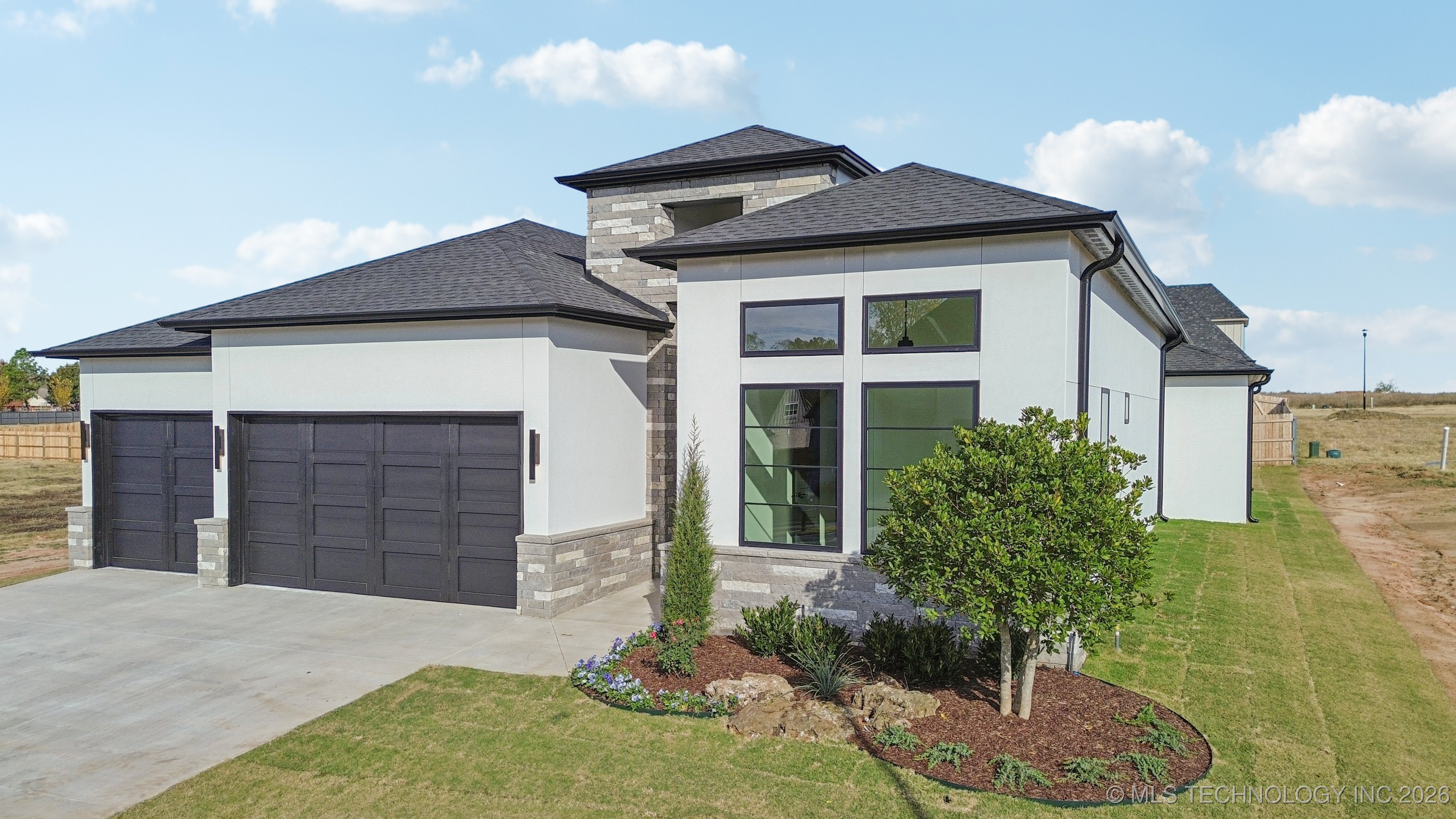 2335 E 135th Drive S Property Photo 2