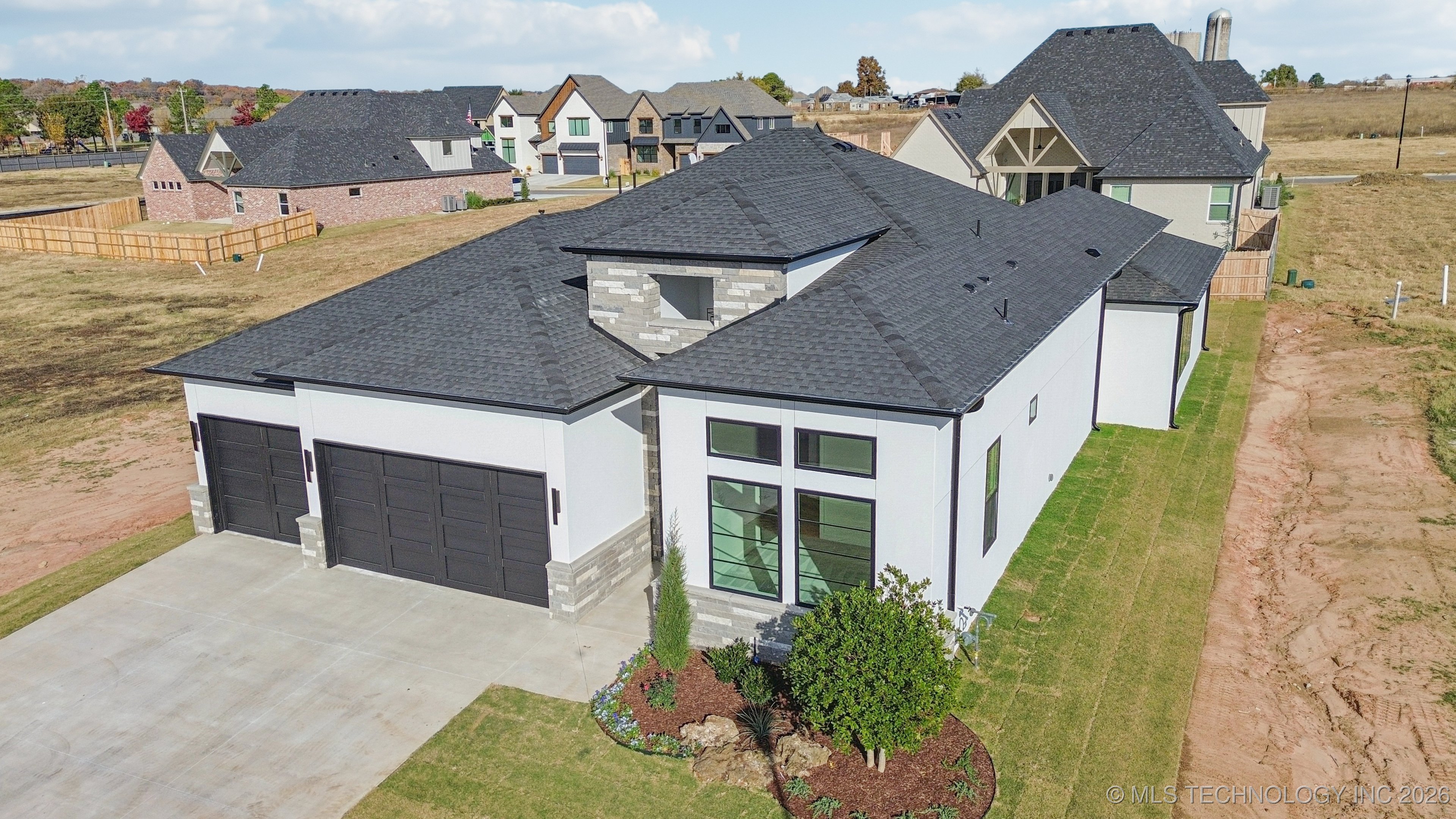 2335 E 135th Drive S Property Photo 3