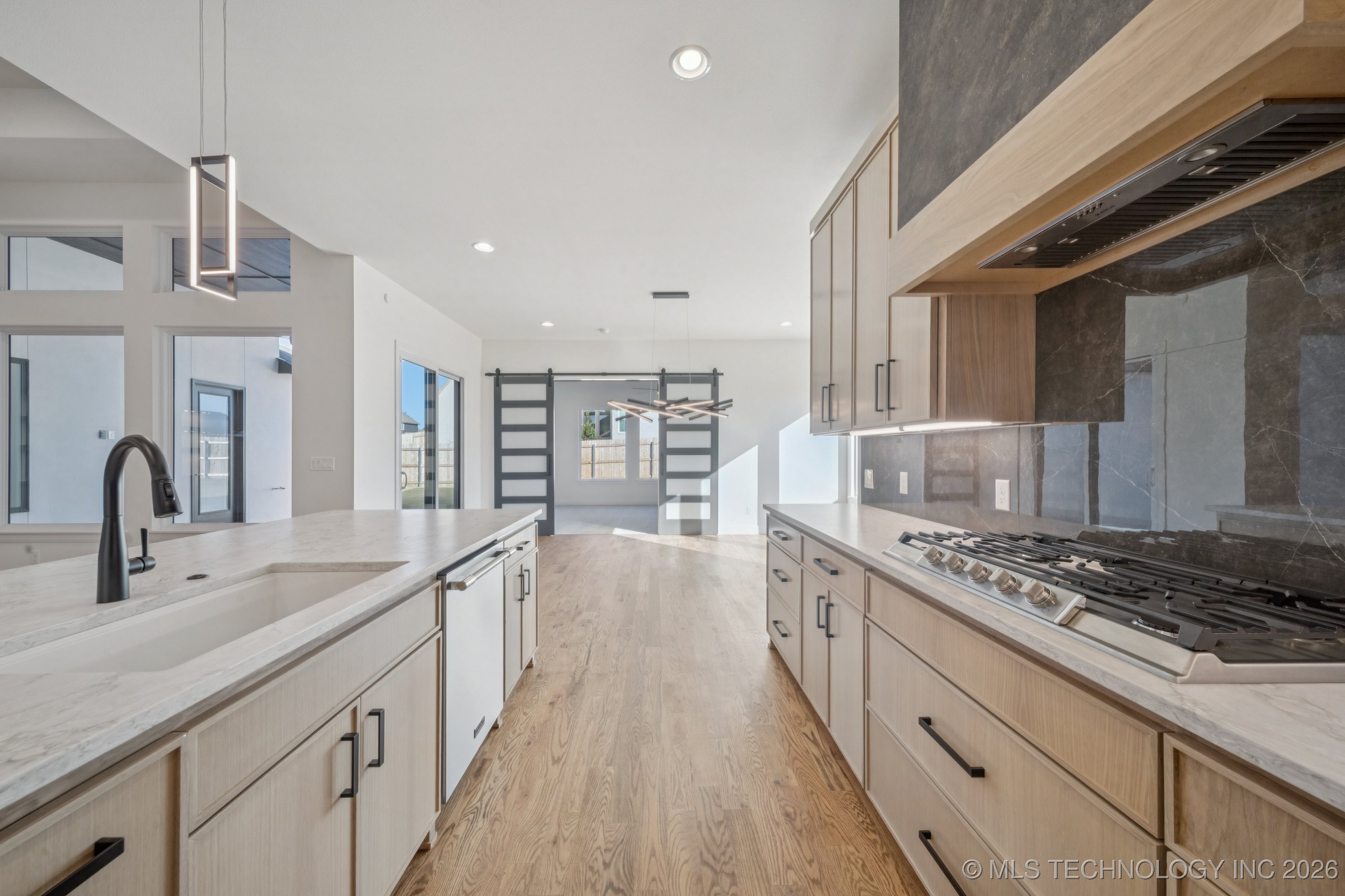 2335 E 135th Drive S Property Photo 16