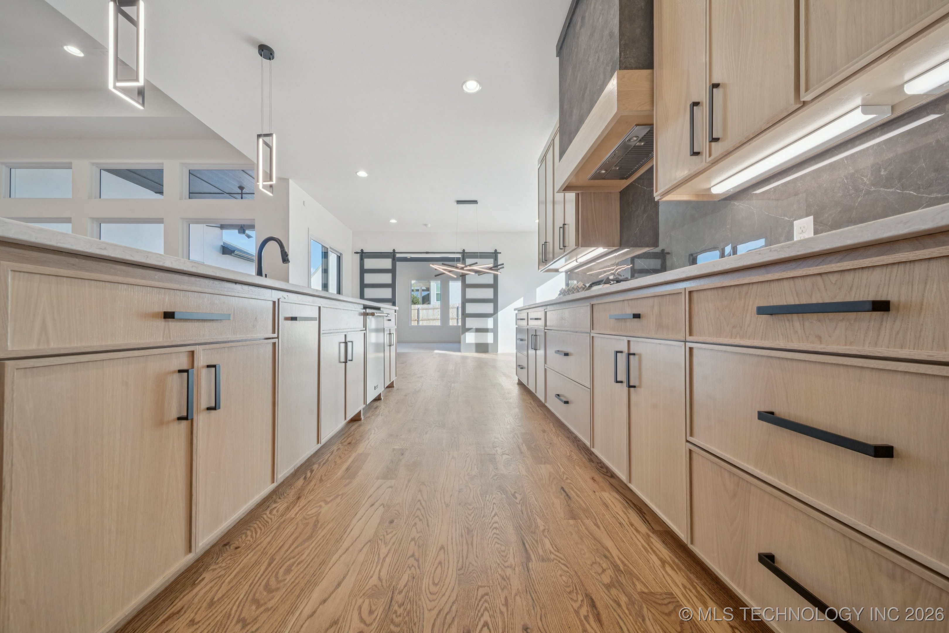 2335 E 135th Drive S Property Photo 18