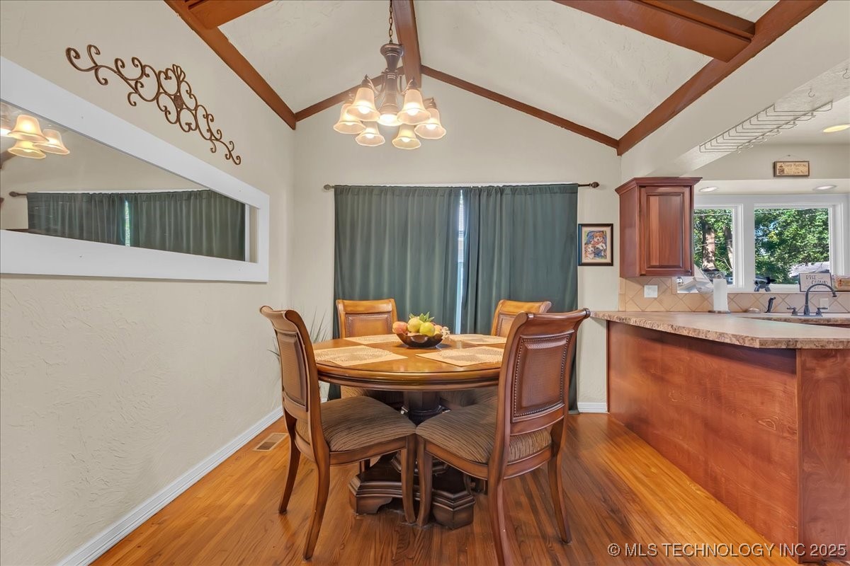 1527 E 50th Street Property Photo 14