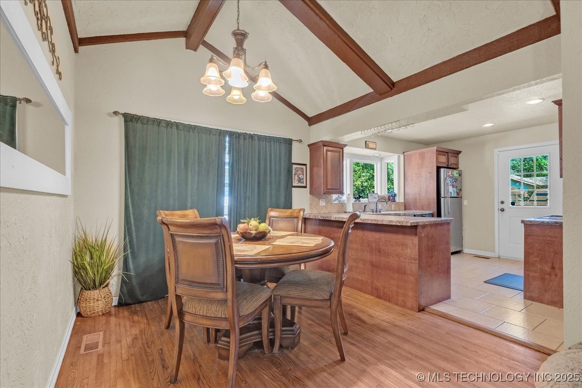 1527 E 50th Street Property Photo 15