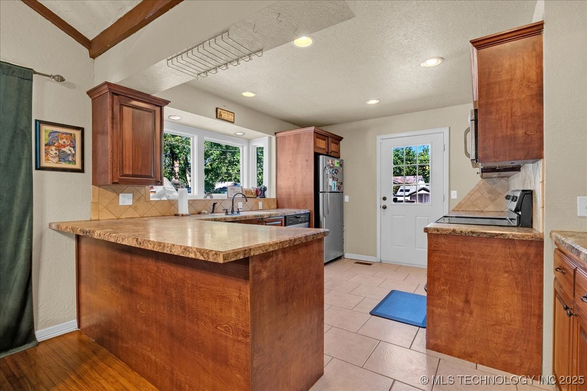 1527 E 50th Street Property Photo 16