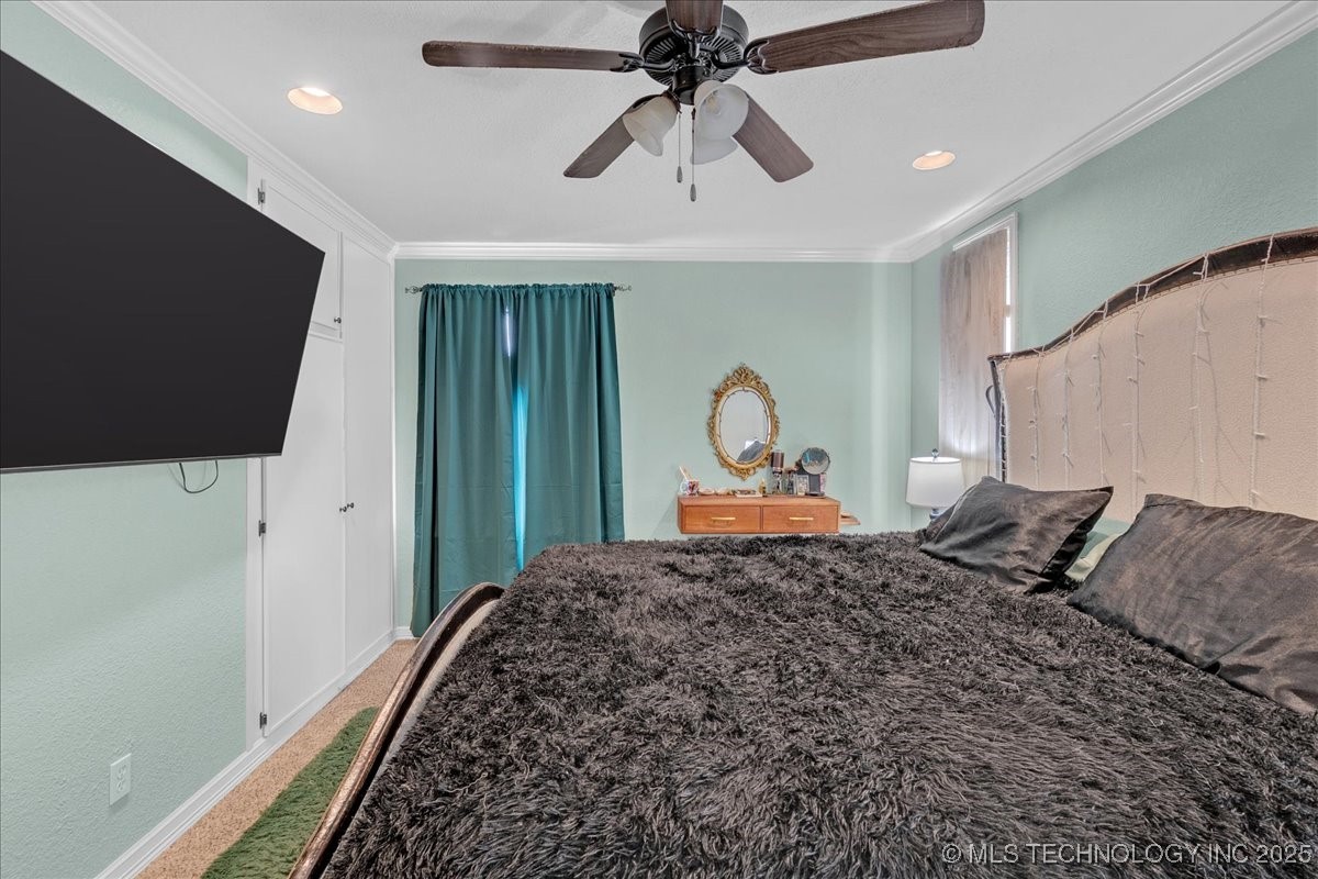 1527 E 50th Street Property Photo 28