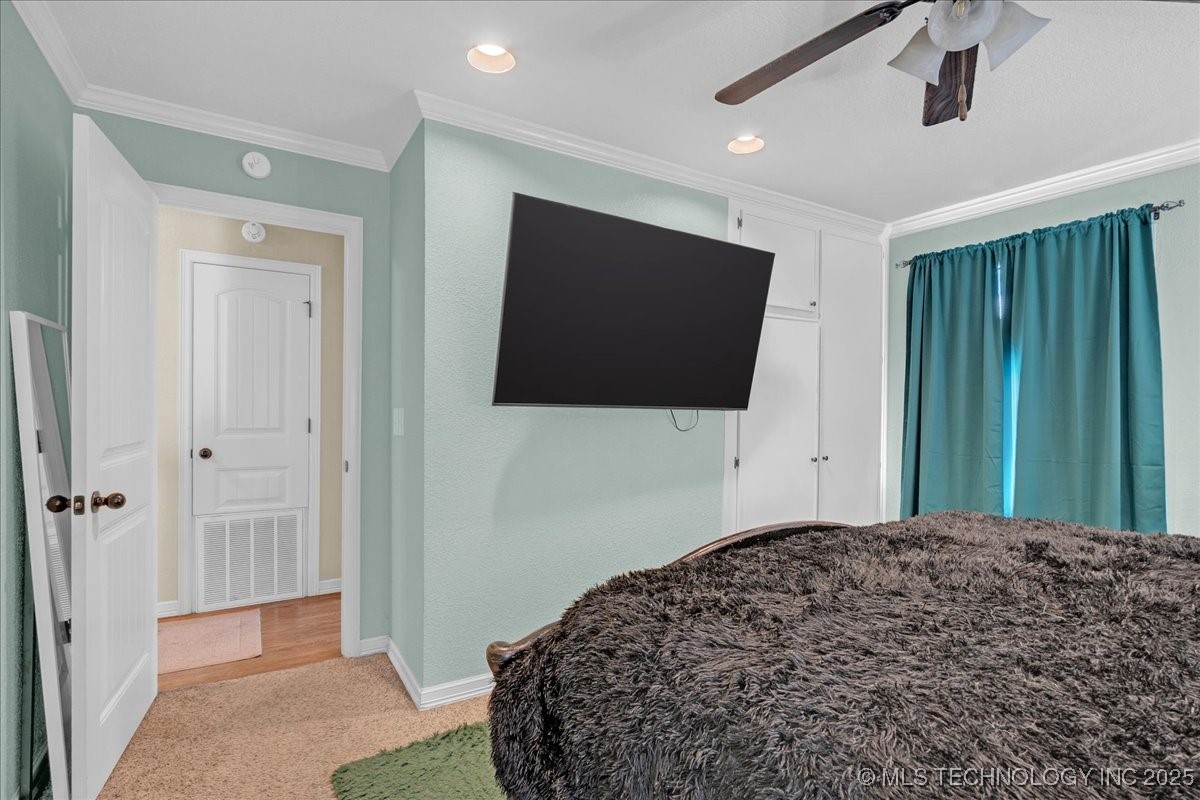 1527 E 50th Street Property Photo 29