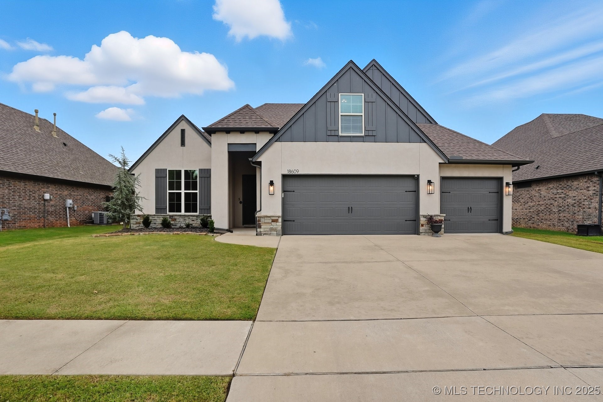 18609 E 45th Street S Property Photo 2