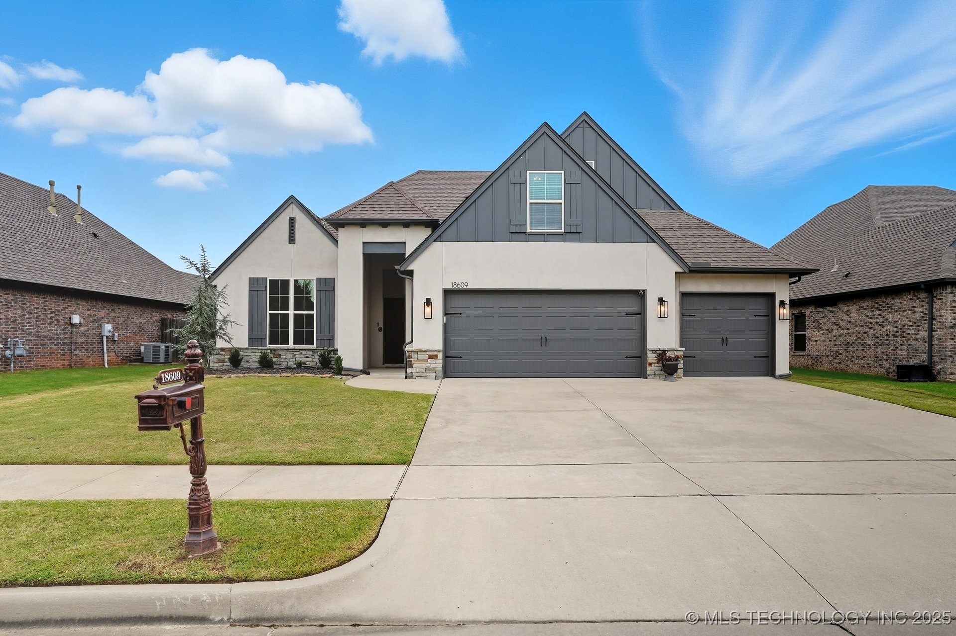 18609 E 45th Street S Property Photo 3