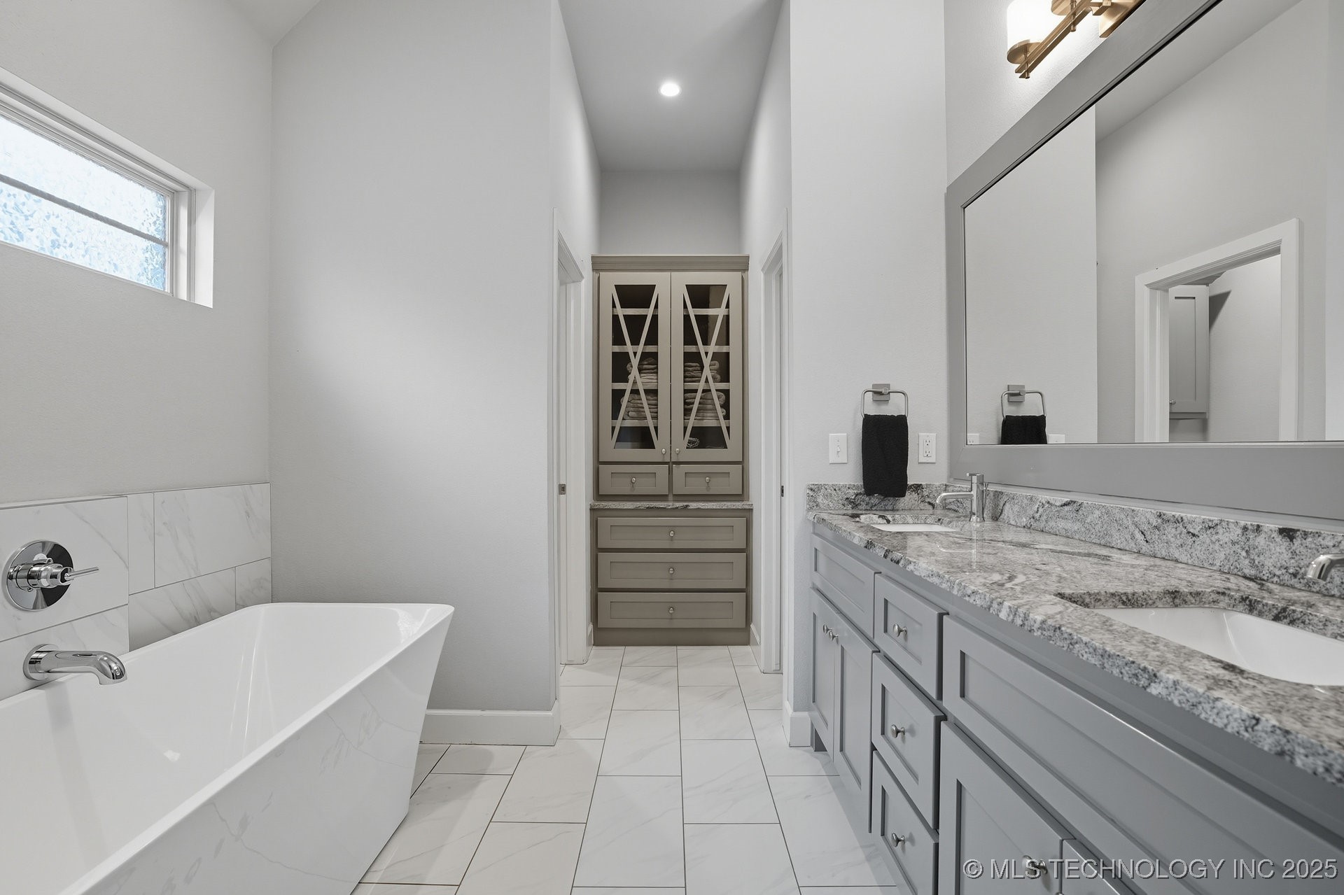 18609 E 45th Street S Property Photo 23