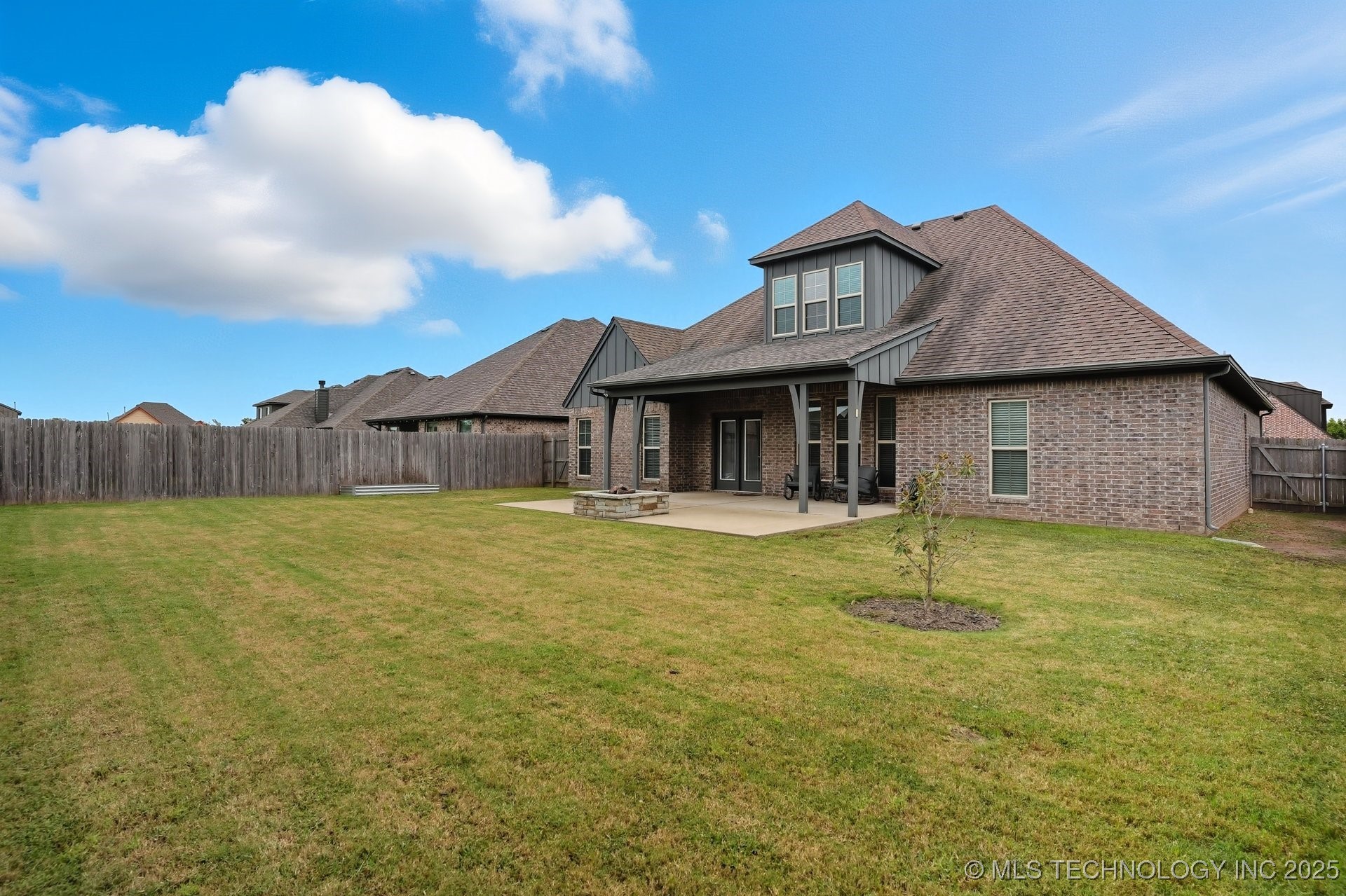 18609 E 45th Street S Property Photo 41