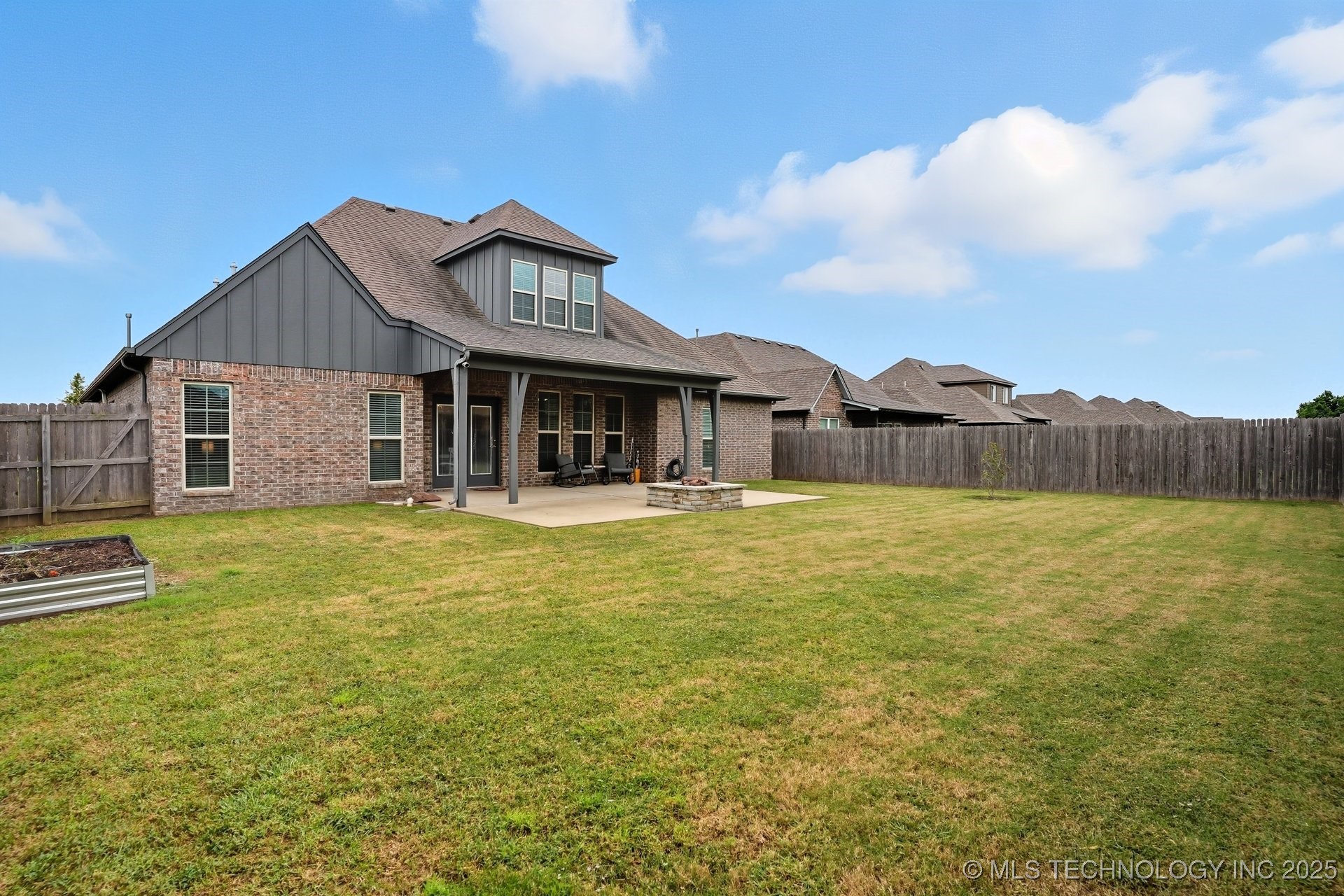 18609 E 45th Street S Property Photo 42