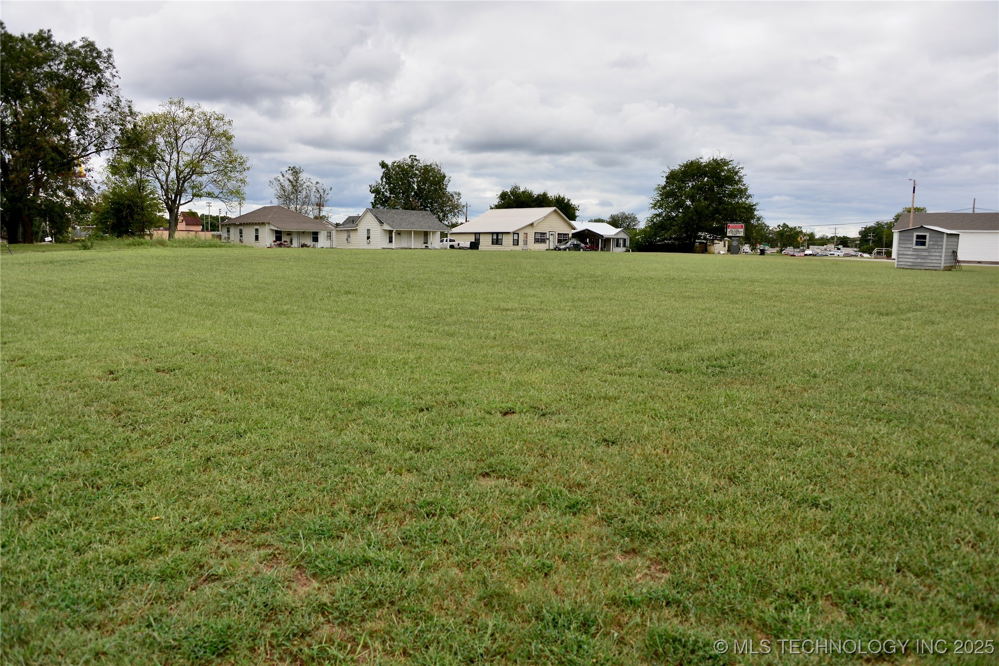 512 E Trudgeon Street Property Photo 4